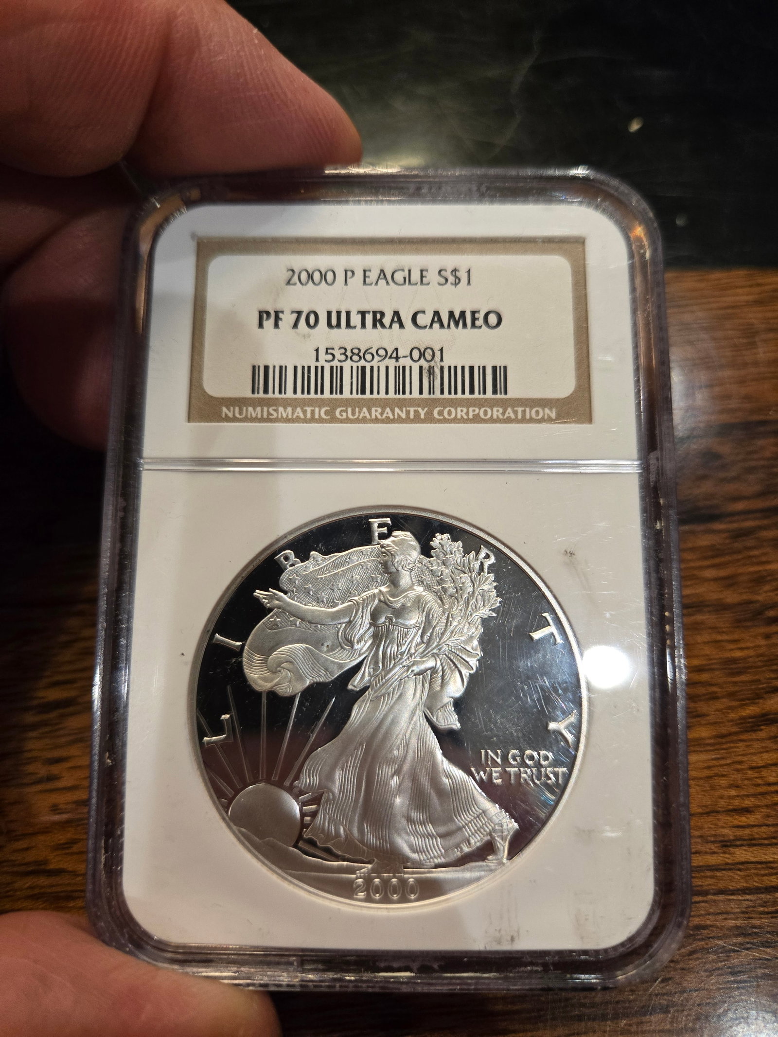 2000-p $1 EAGLE PF70 ULTRA CAMEO: SERIAL NUMBER 1538694001