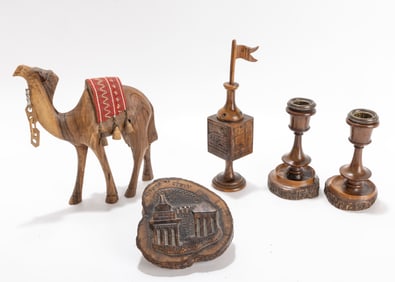 A COLLECTION OF OLIVEWOOD JUDAICA. Jerusalem, c. 1900. Early 20th.