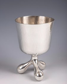 A RARE AND IMPORTANT SILVER KIDDUSH CUP BY ZELIG SEGAL. Israel, c. 1980.