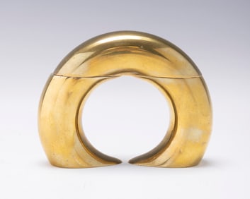 A PAIR OF BRASS CANDLESTICKS BY ZELIG SEGAL. Jerusalem, c. 1980