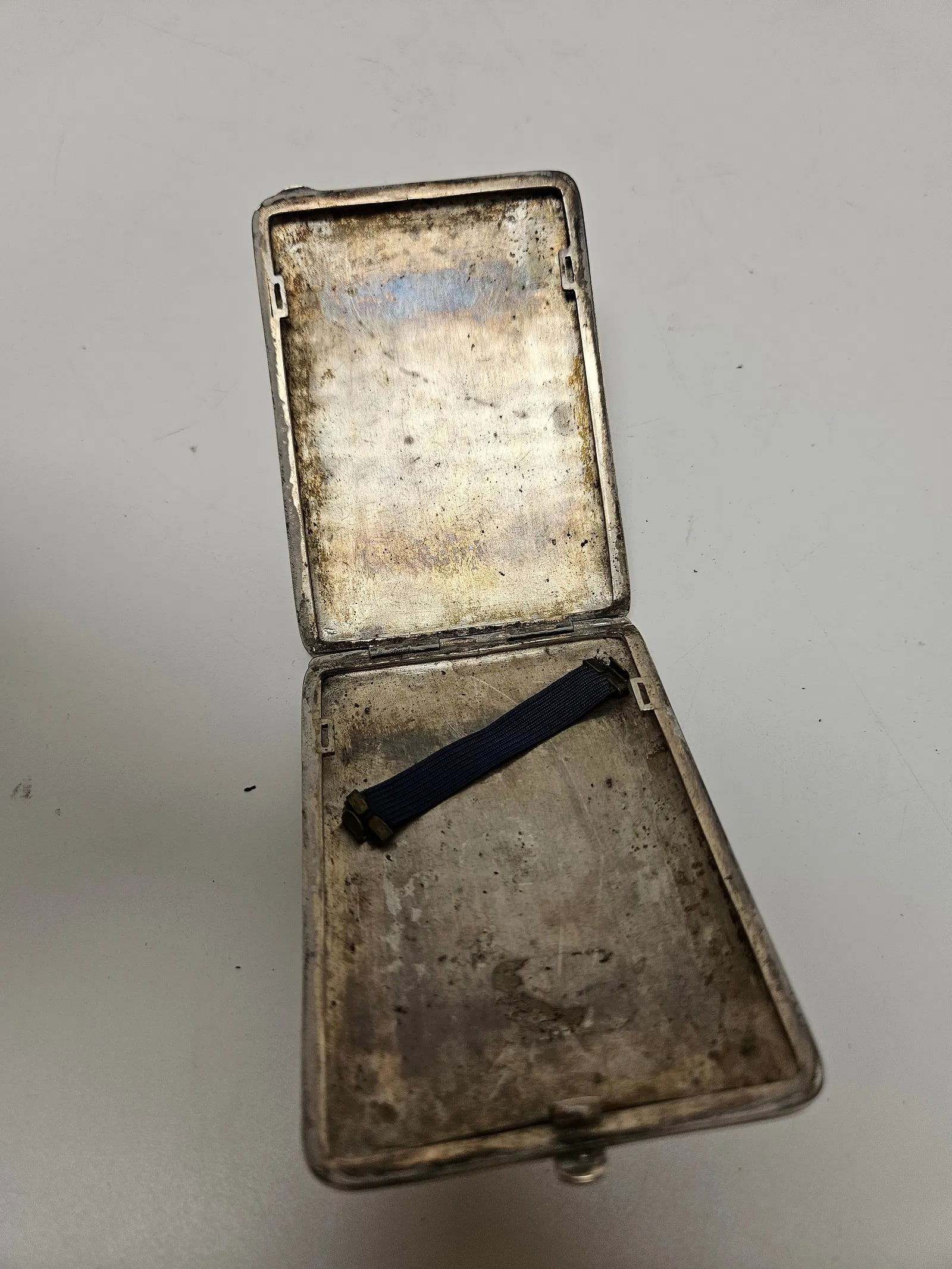 A RARE BEZALEL CIGARETTE CASE. Jerusalem, c. 1929 - 2