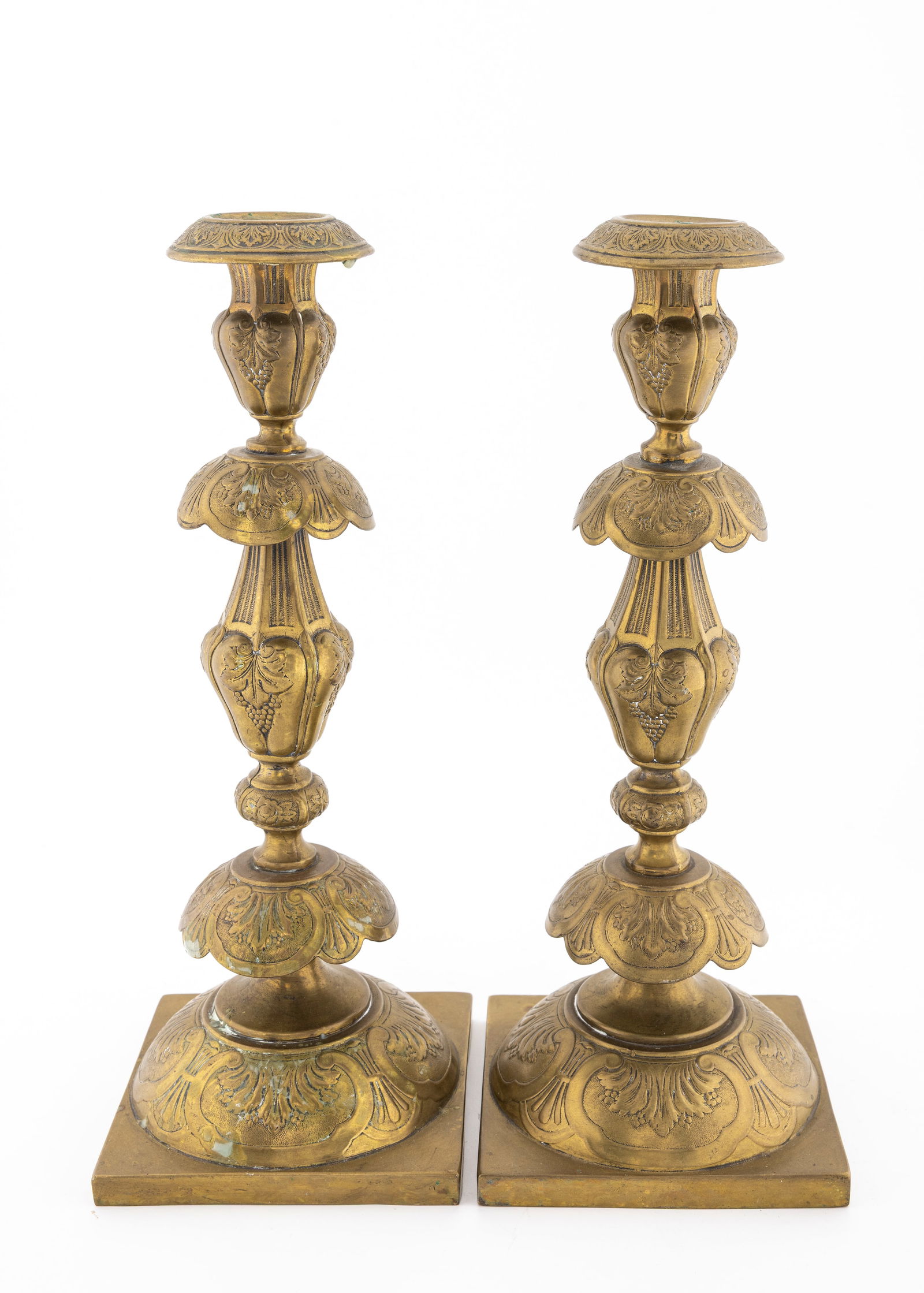 A PAIR OF ANTIQUE BRASS SABBATH CANDLESTICKS. (1 of 2)