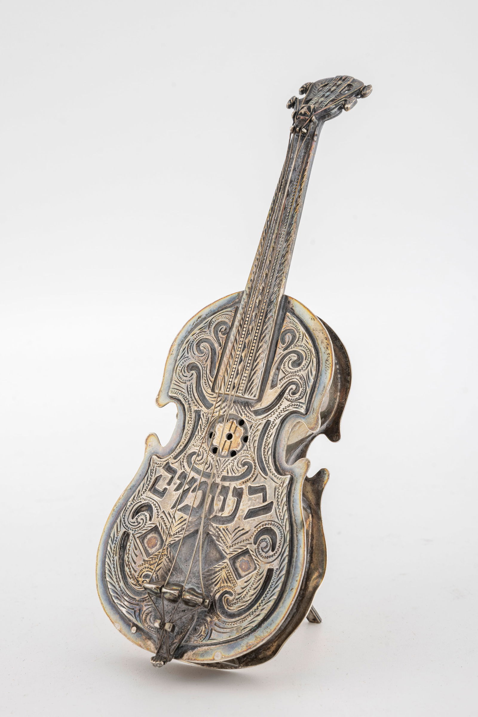 A LARGE STERLING SILVER CELLO SHAPED SPICE CONTAINER. Israel, c. 2000 (1 of 1)