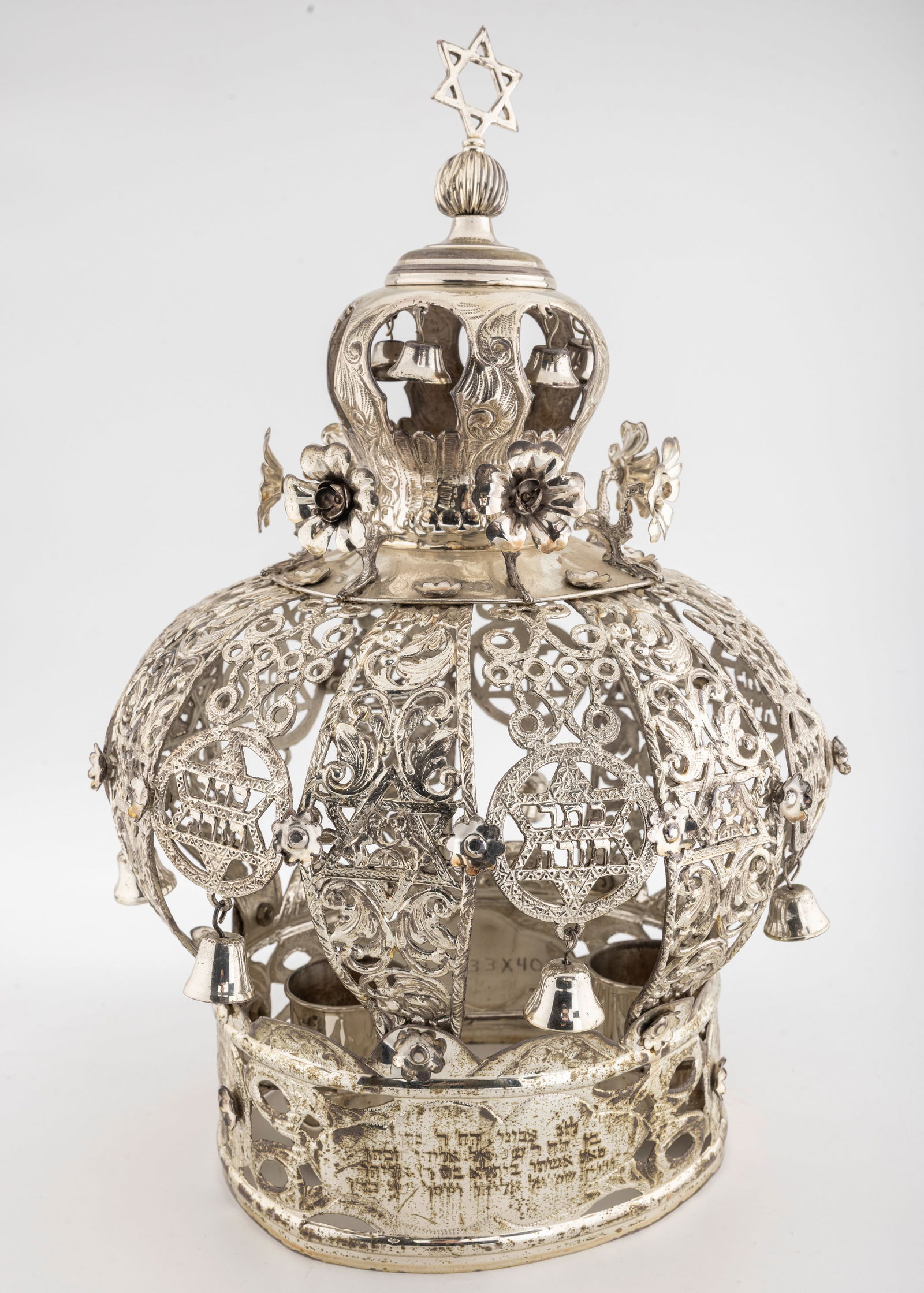 A MASSIVE STERLING SILVER TORAH CROWN. American, early 20th century. (1 of 4)