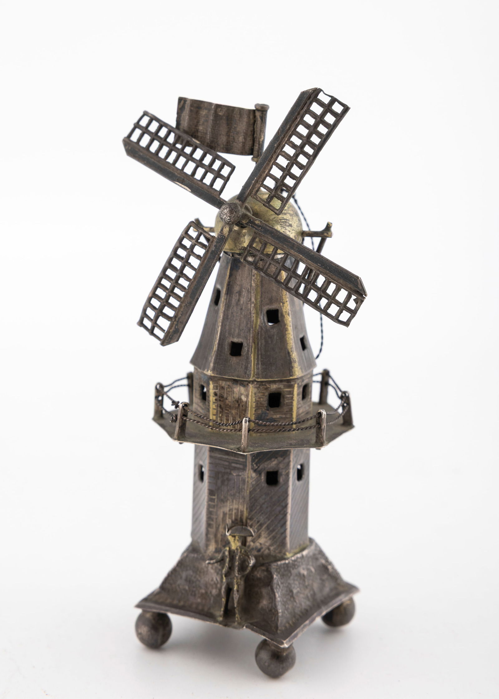 A SILVER SPICE CONTAINER. The Netherlands, c.1920. (1 of 2)