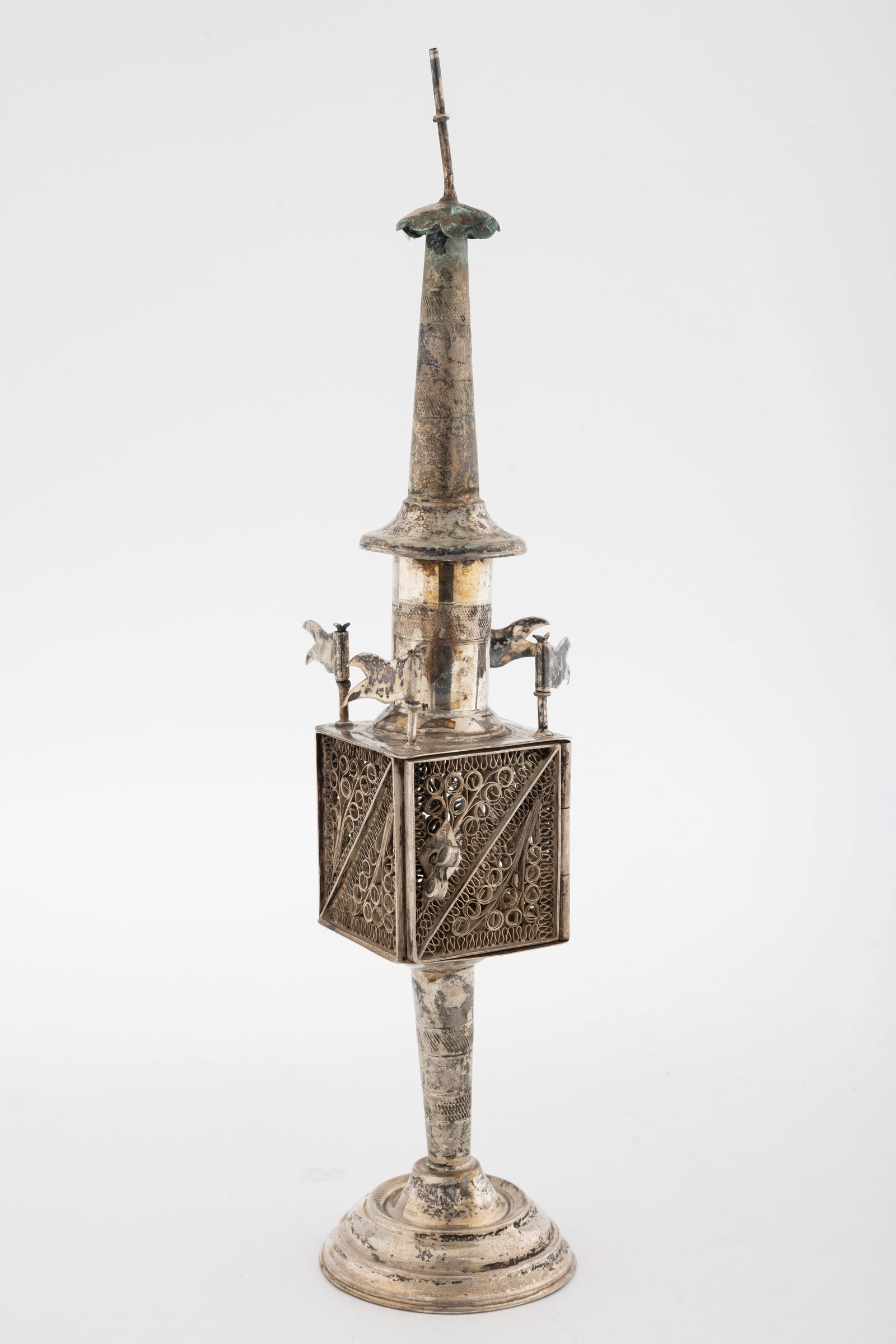 A LARGE SILVER FILIGREE SPICE TOWER. Berlin, c. 1880. (1 of 2)