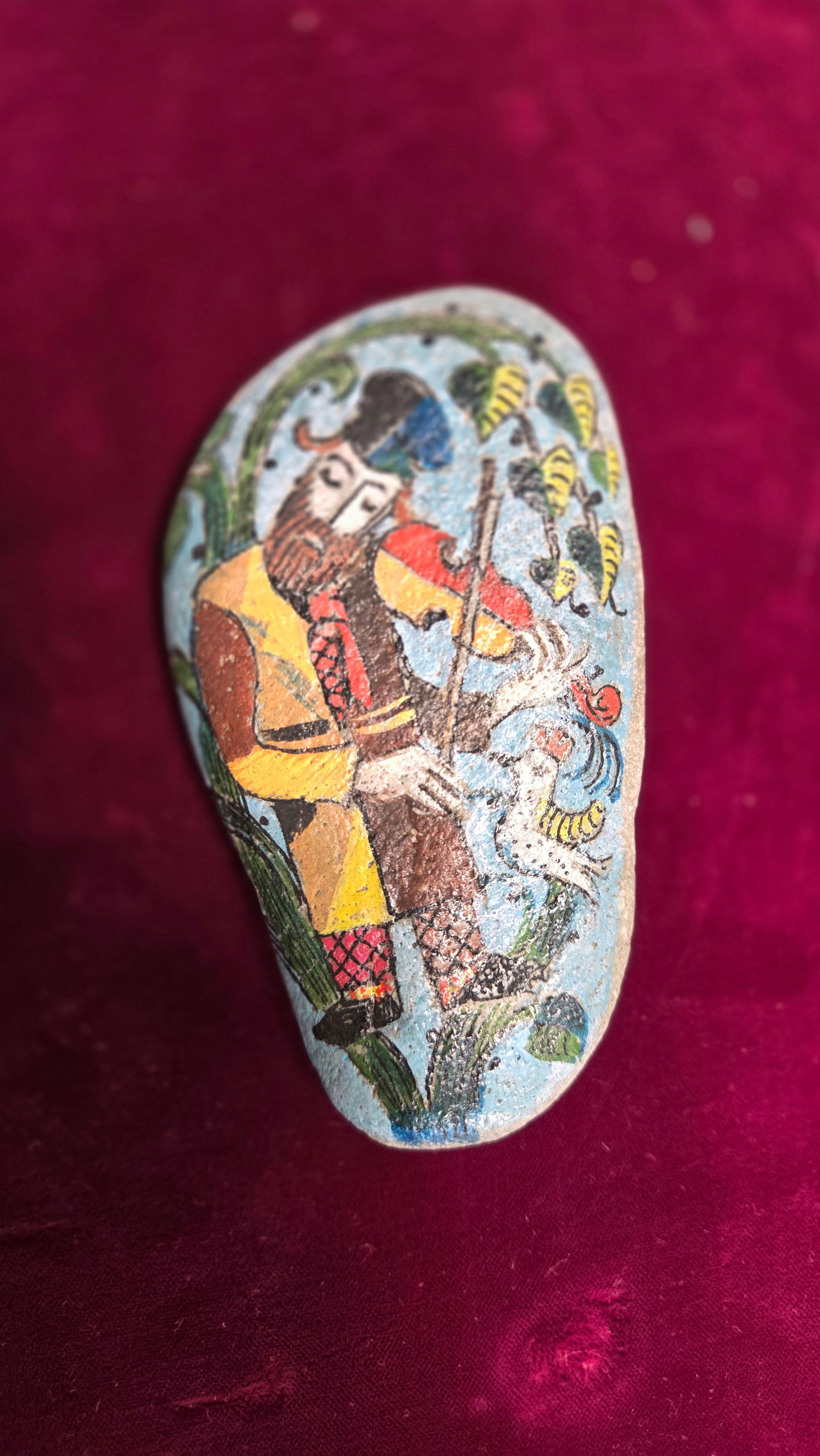ILYA SCHOR - PAINTING ON STONE HASIDIC FIDDLER: Provincetown Rhode Island. Hand painted on a sea stone.4" tall