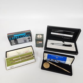 A GROUP OF ASSORTED PENS. Including Cross, a Fisher Space pen in the original box and a Fuliwen pen