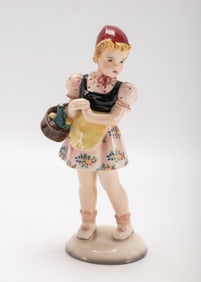 AN AUSTRIAN FIGURINE OF A YOU LADY. Vienna, c. 1900.