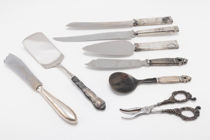 A GROUP OF SIX  STERLING HANDLED SERVING PIECES INCLUDING JENSEN