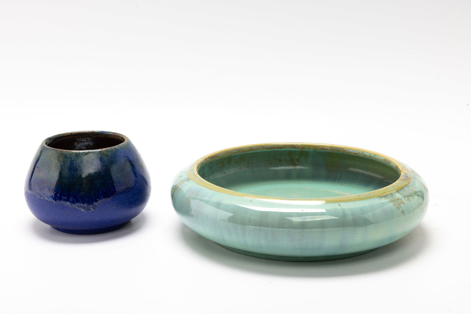 TWO EXAMPLES OF FULPER POTTERY: A BOWL AND A DISH (1 of 6)