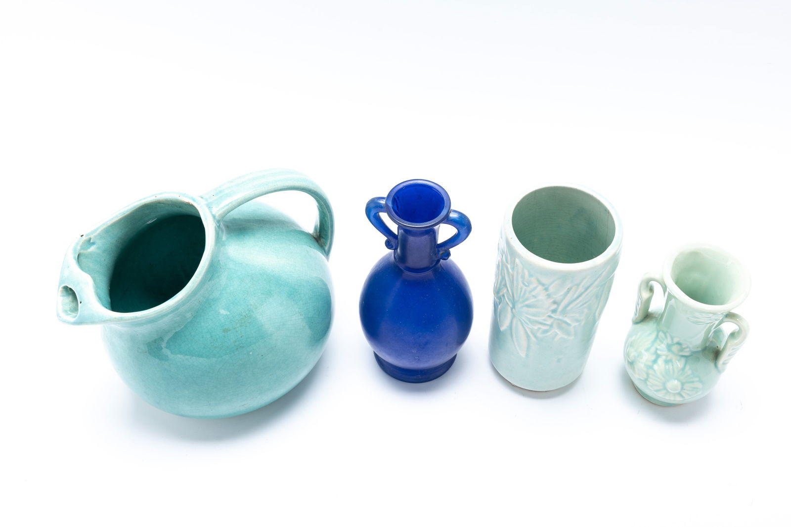 A COLLECTION OF AMERICAN POTTERY - 3