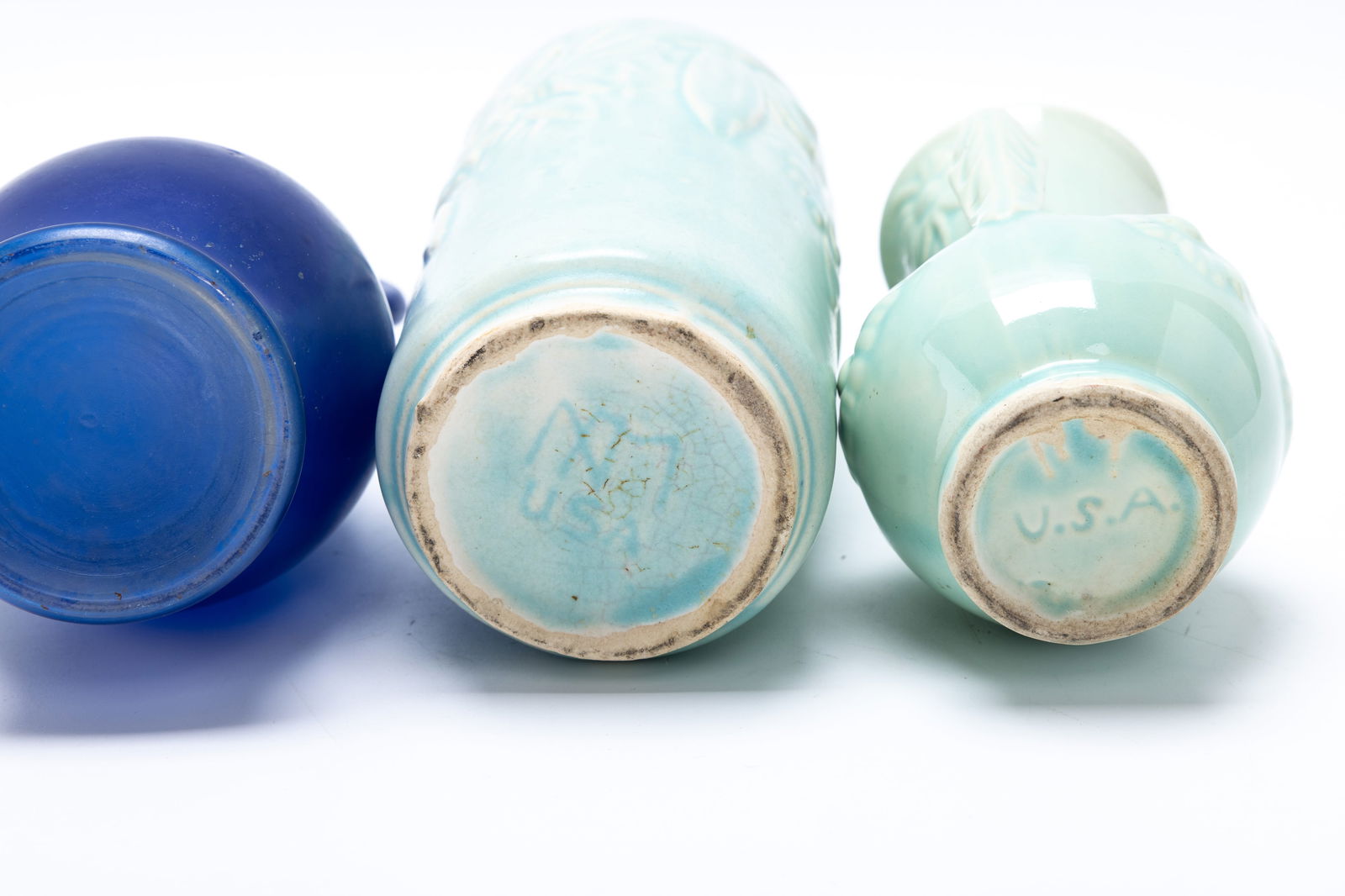 A COLLECTION OF AMERICAN POTTERY - 4