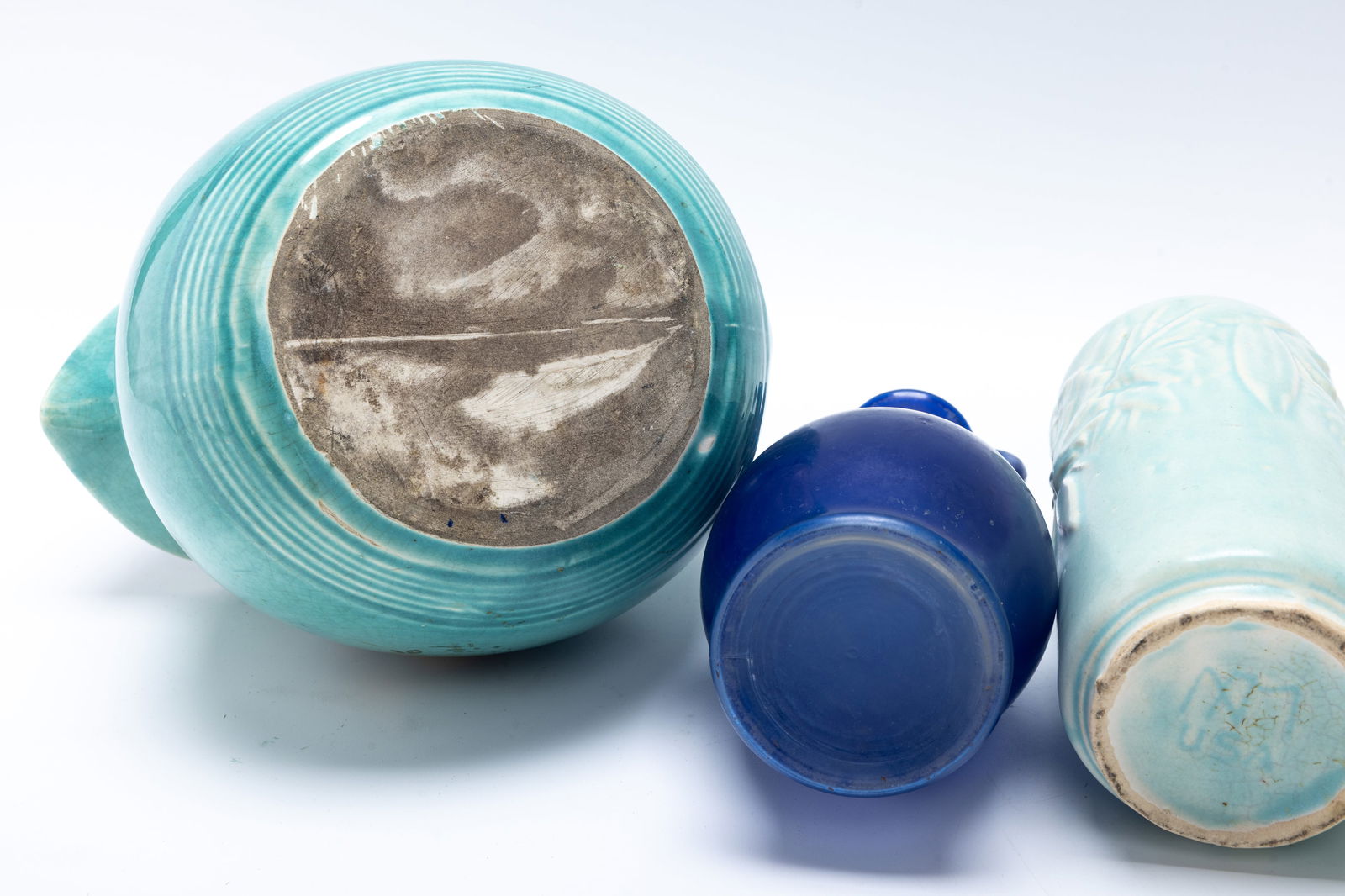 A COLLECTION OF AMERICAN POTTERY - 6