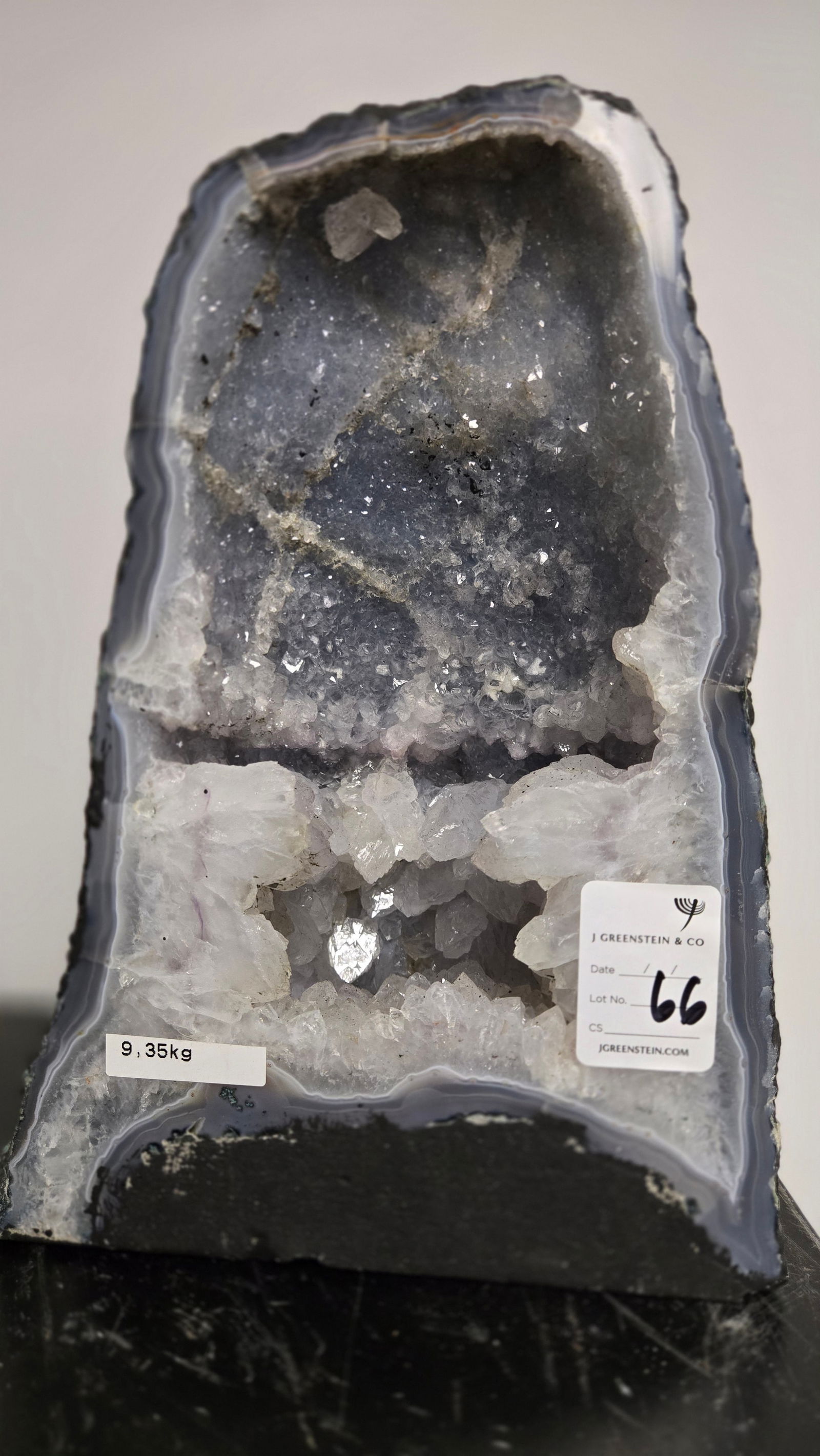 AMETHYST GEODE WITH POLISHED EDGES CATHEDRAL: Excellent color. Polished edge. 11" tall and 9.35 kilograms.