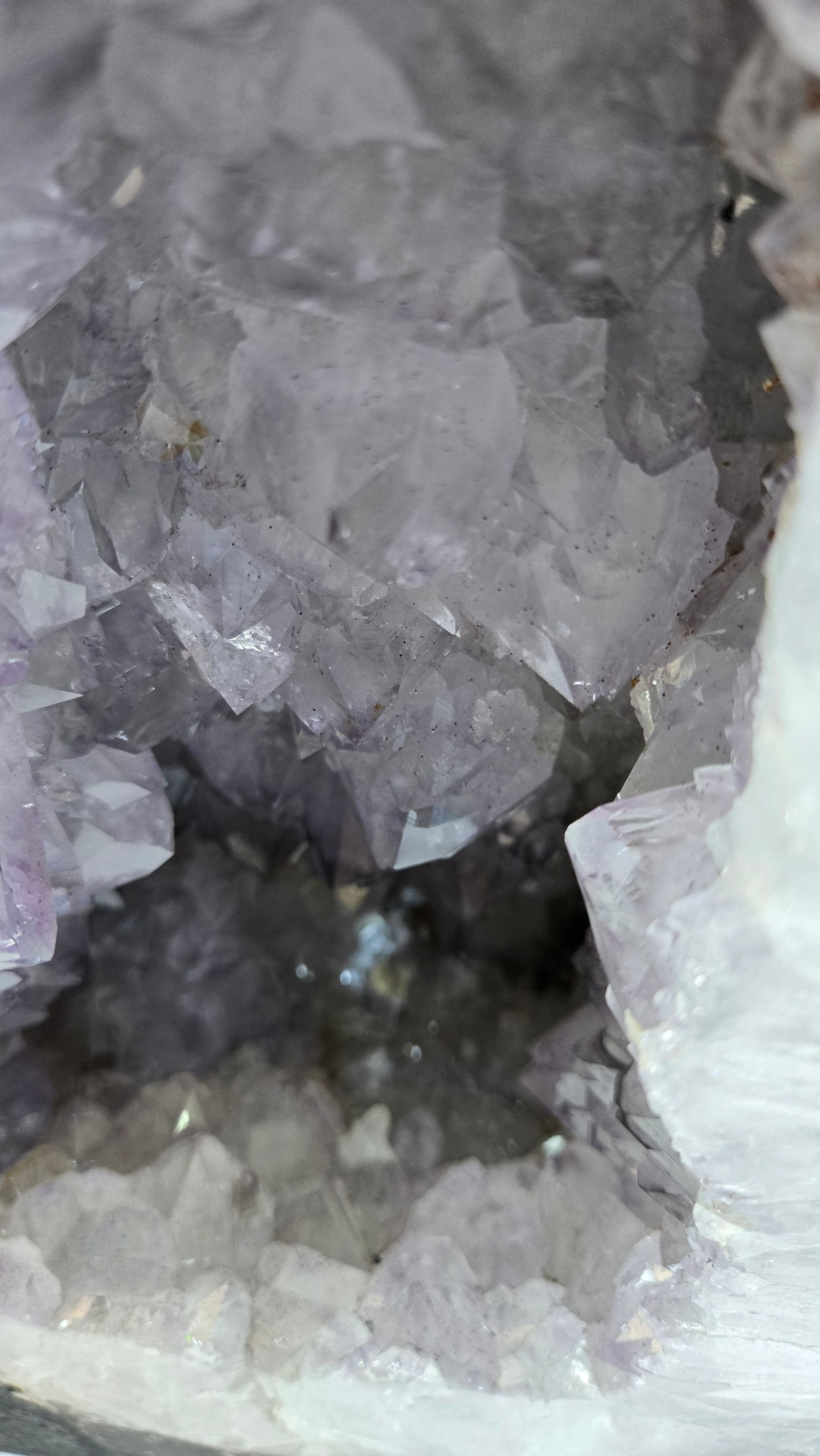 A LARGE AMETHYST CATHEDRAL POLISHED EDGES - 4