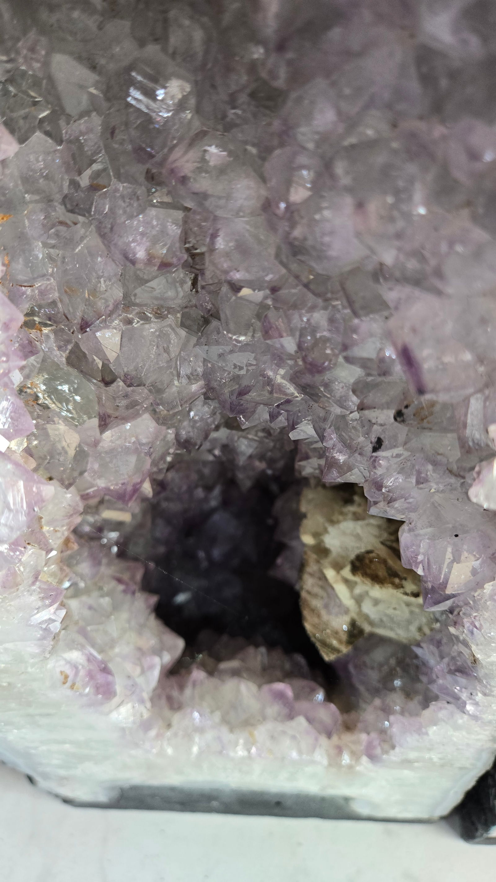 A LARGE AMETHYST GEODE POLISHED EDGES - 3