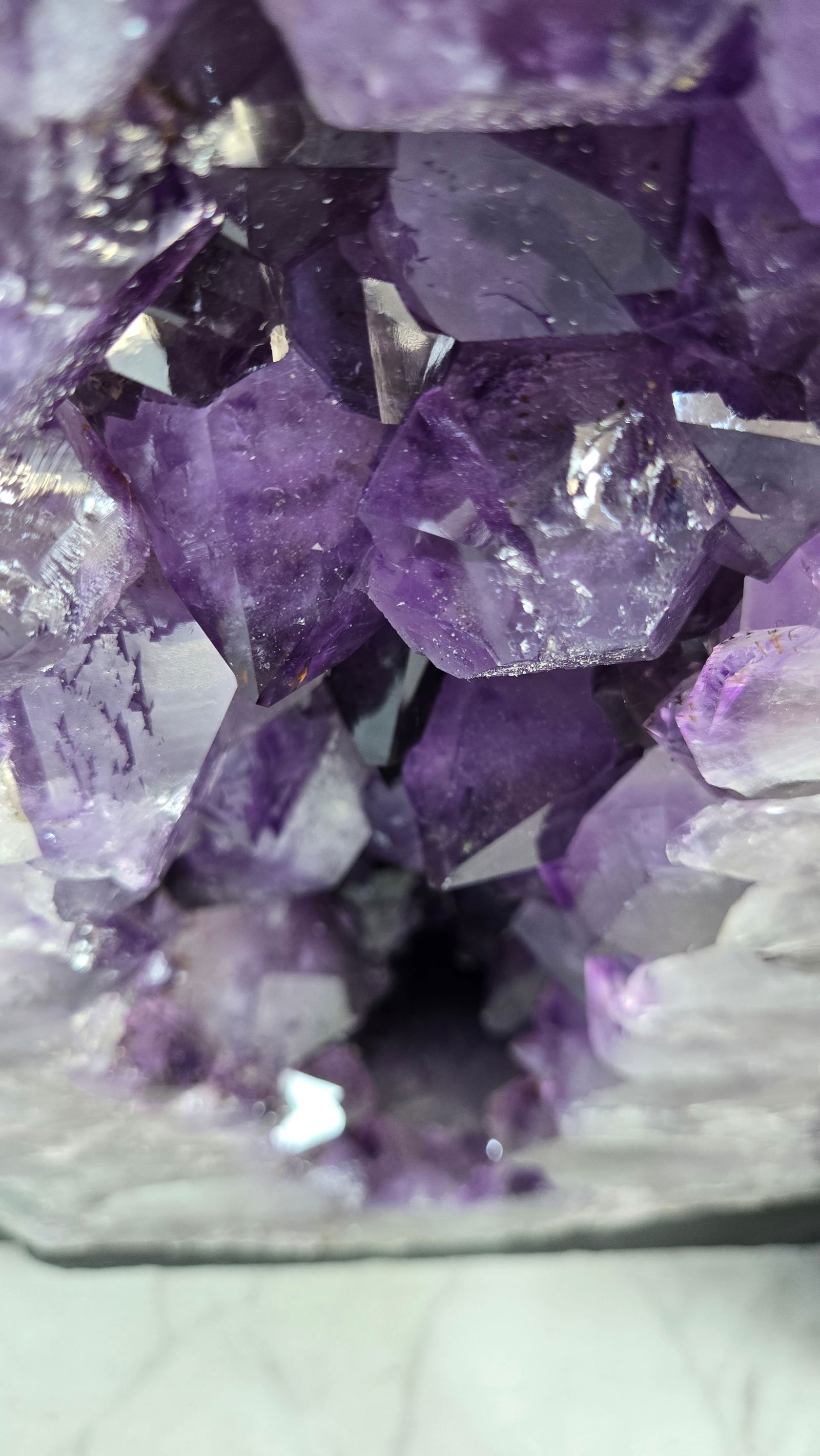 A LARGE AMETHYST GEODE POLISHED EDGES - 2