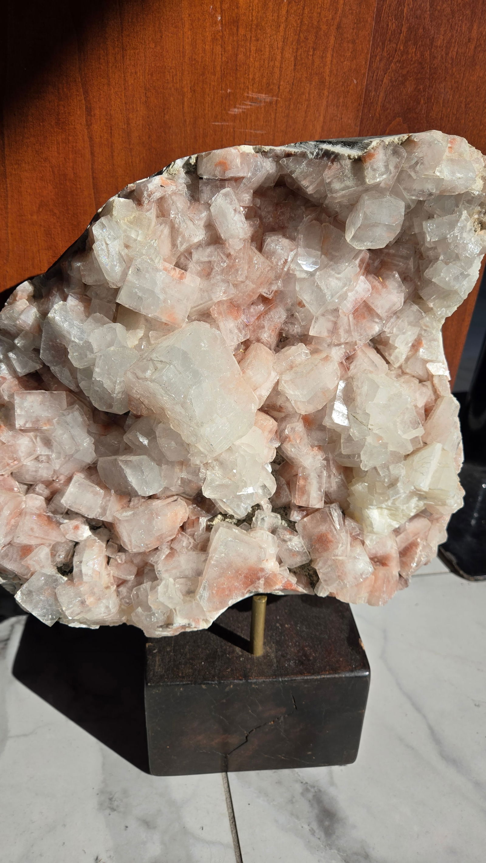 A VERY LARGE ZEOLITE SPECIMEN - 3