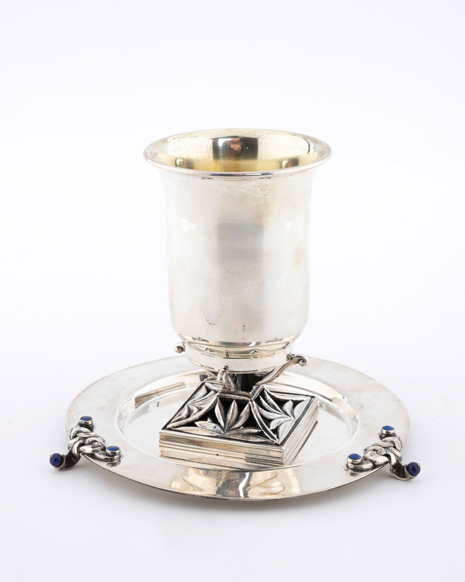 A STERLING SILVER KIDDUSH CUP AND UNDERPLATE BY DABBAH (1 of 3)