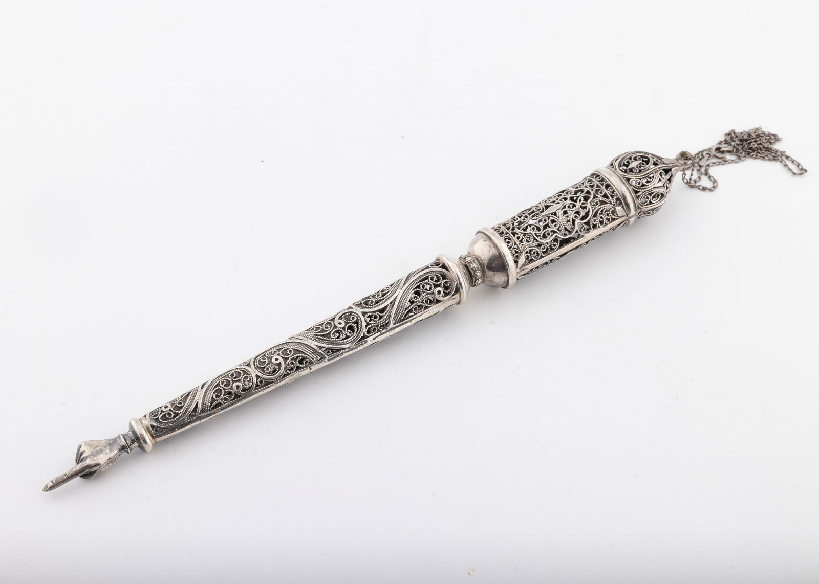 A STERLING SILVER FILIGREE TORAH POINTER (1 of 1)