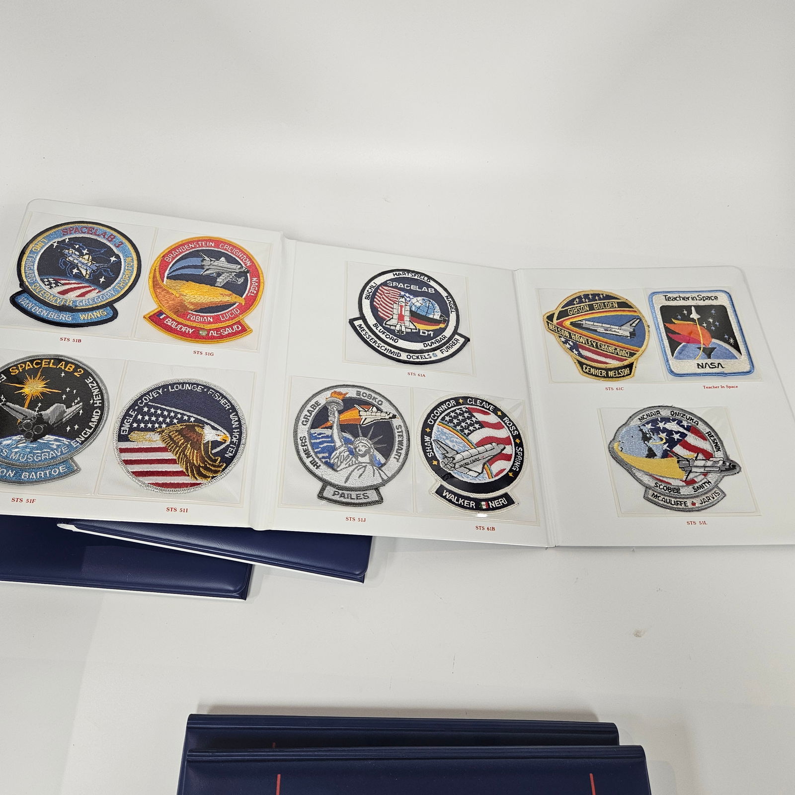 NASA SPACE EMBLEMS: THE FIRST TWENTY FIVE YEARS. - 6