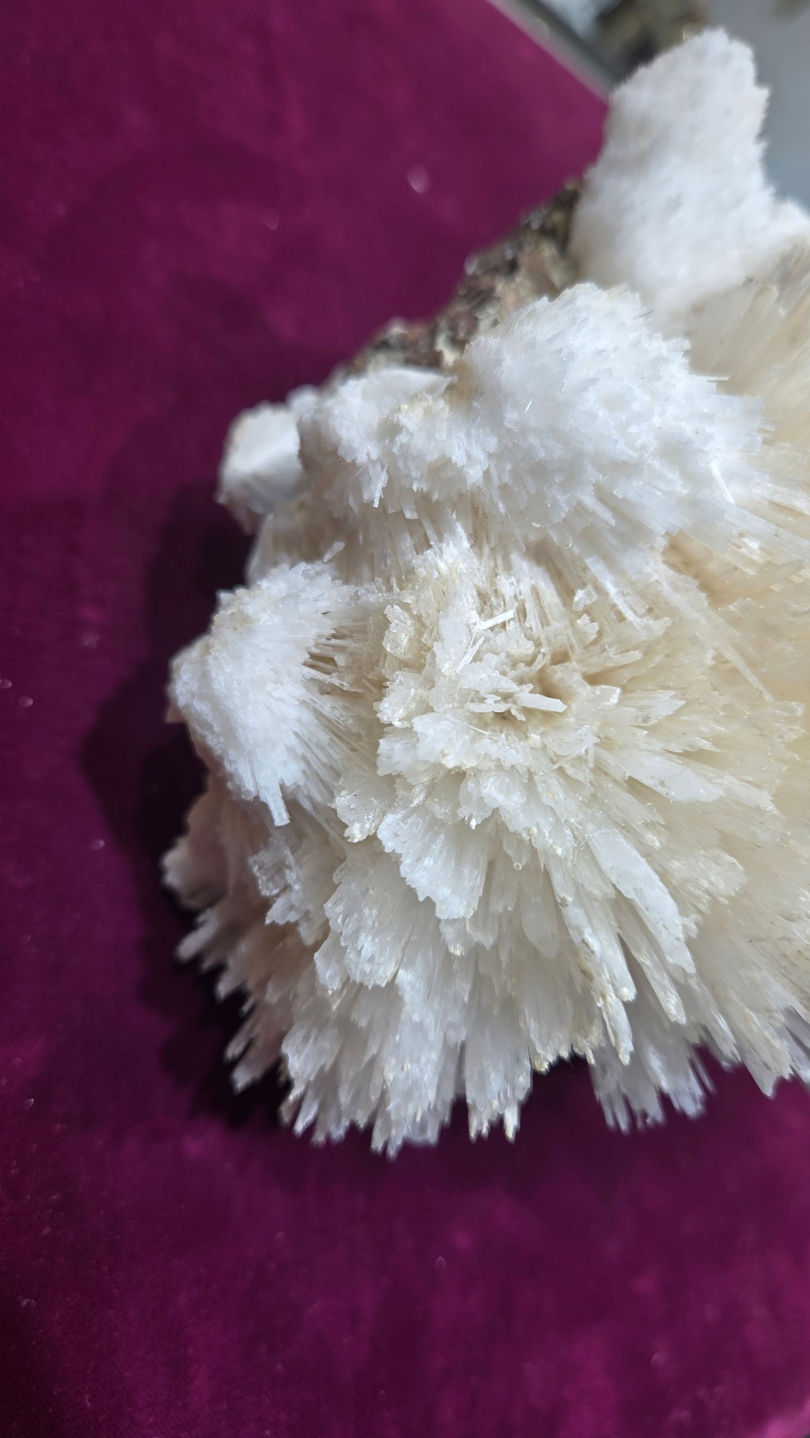 A RARE SCOLECITE FORMATION SPECIMEN - 4