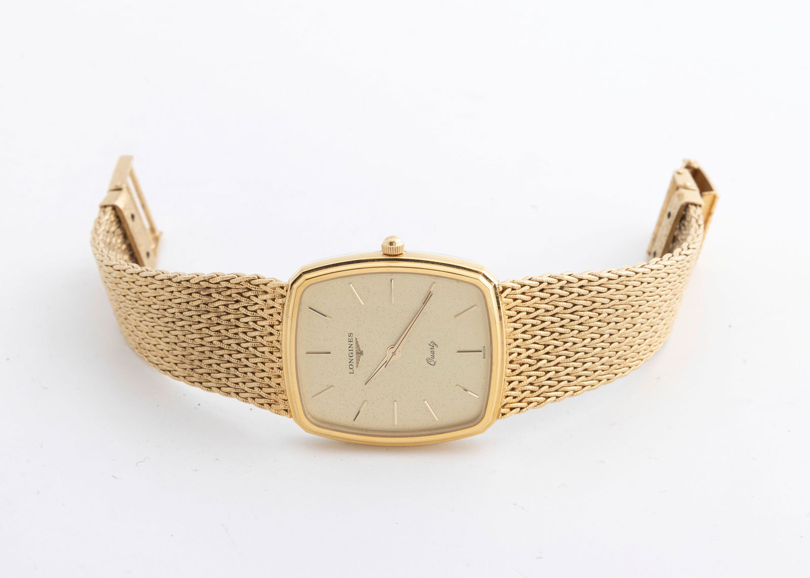 A VINTANGE LONGINES GOLD PLATED MEN'S WATCH: Housed in the original packaging.