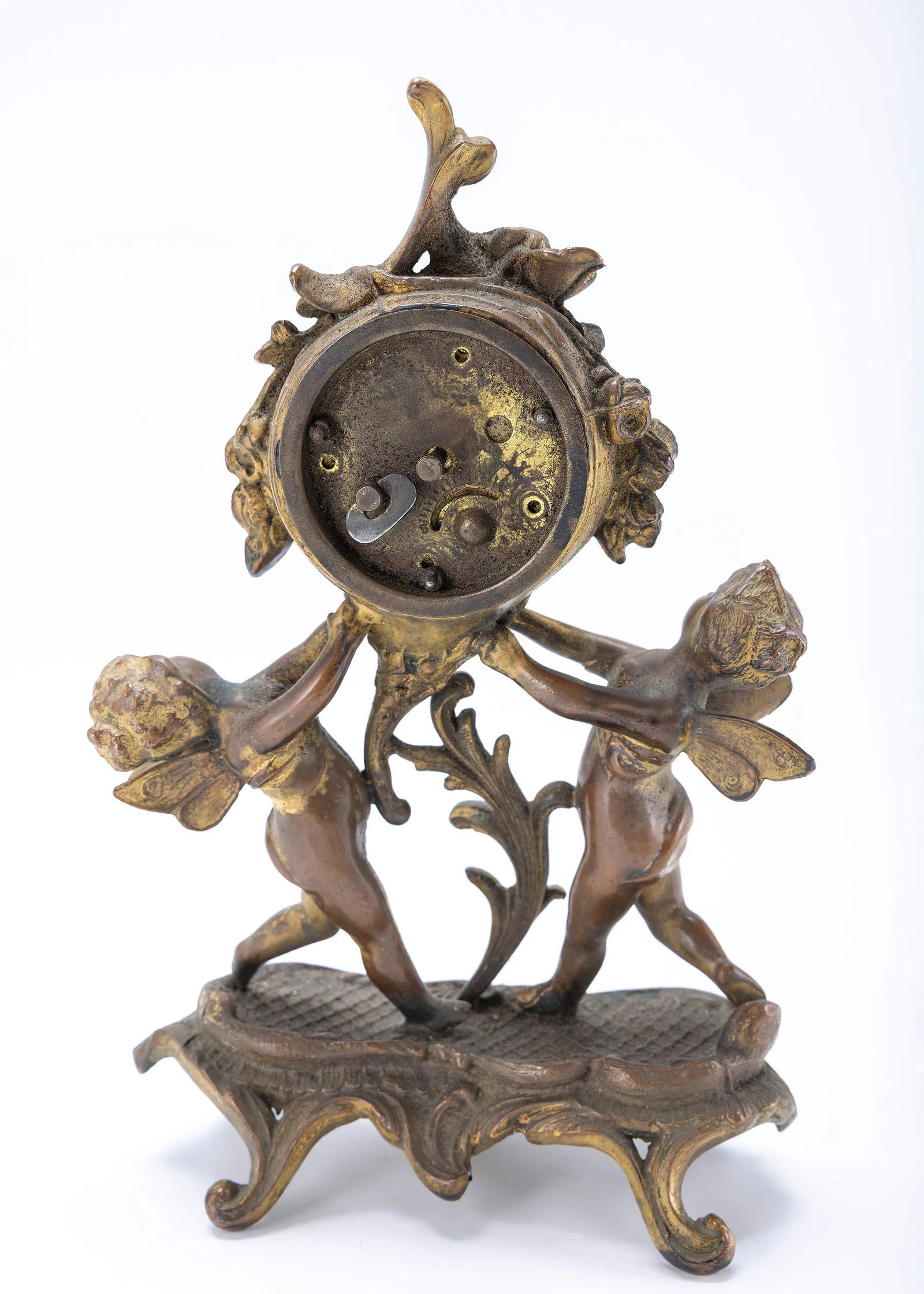 A VICTORIAN CLOCK AND TWO SMALL WALL PLAQUES. - 7