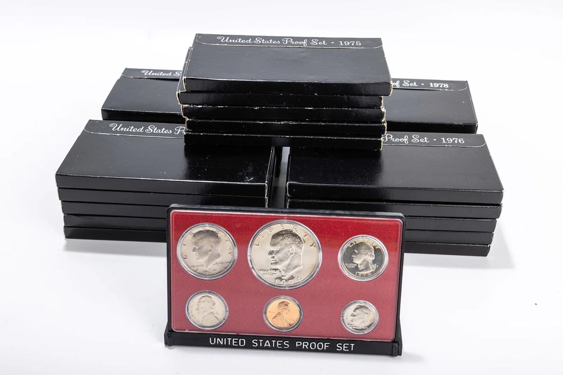 A COLLECTION OF AMERICAN COINS PROOF SETS FROM THE 1970s.: A COLLECTION OF PROOF SETS FROM THE 1970Ss. Consisting of one set from 1974, 5 sets from 1976, 5 sets from 1977, 5 sets from 1978 and 5 sets from 1979.