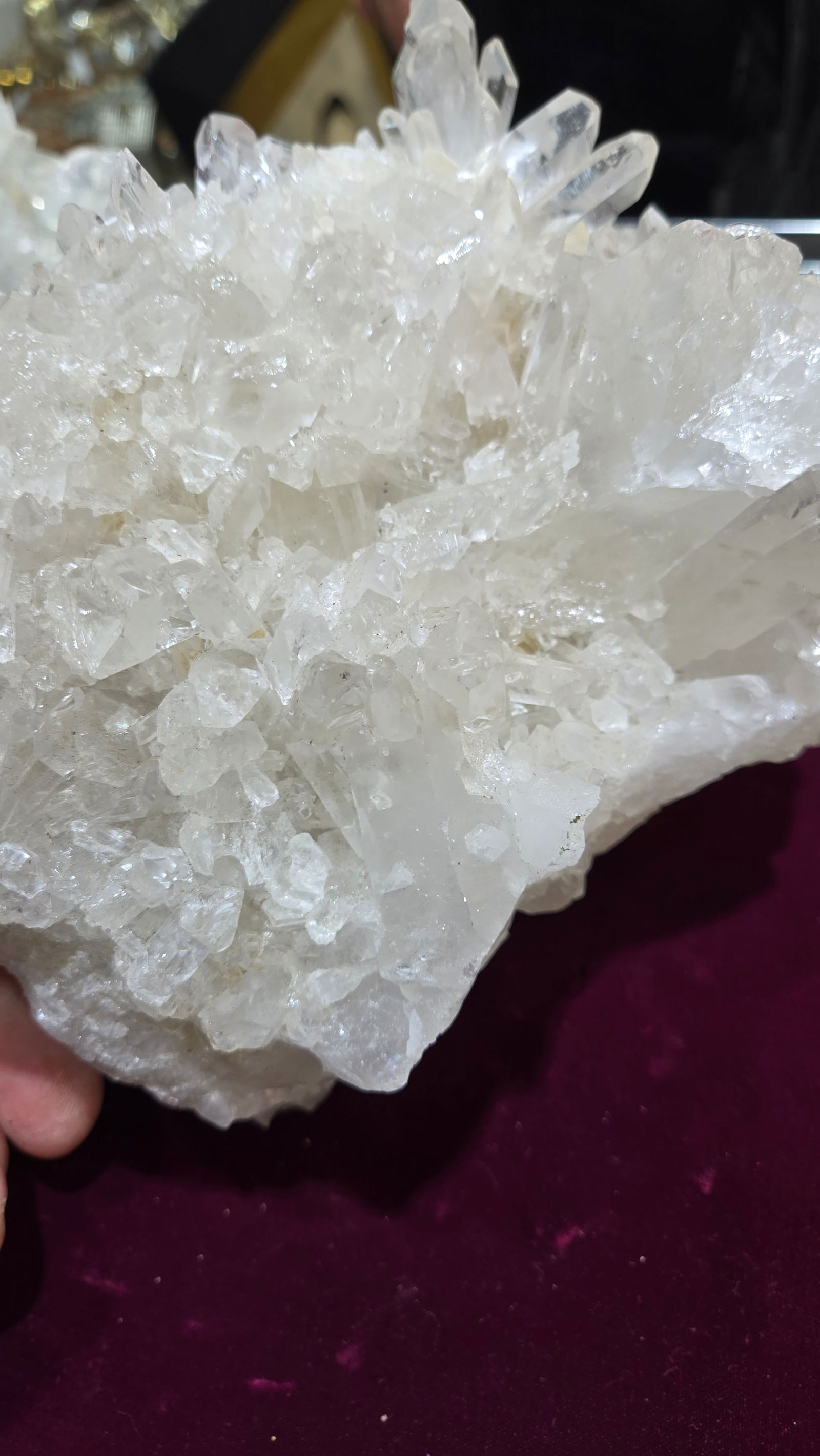 A GORGEOUS QUARTZ CLUSTER SPECIMEN - 4