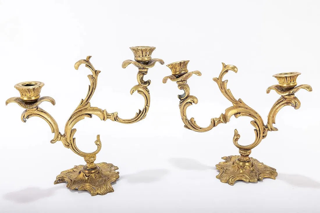 A PAIR OF BRASS CANDLEABRAS. Spain, 20th century. In art nouveau form. 7.5 inches tall: A PAIR OF BRASS CANDLEABRAS. Spain, 20th century. In art nouveau form. 7.5 inches tall