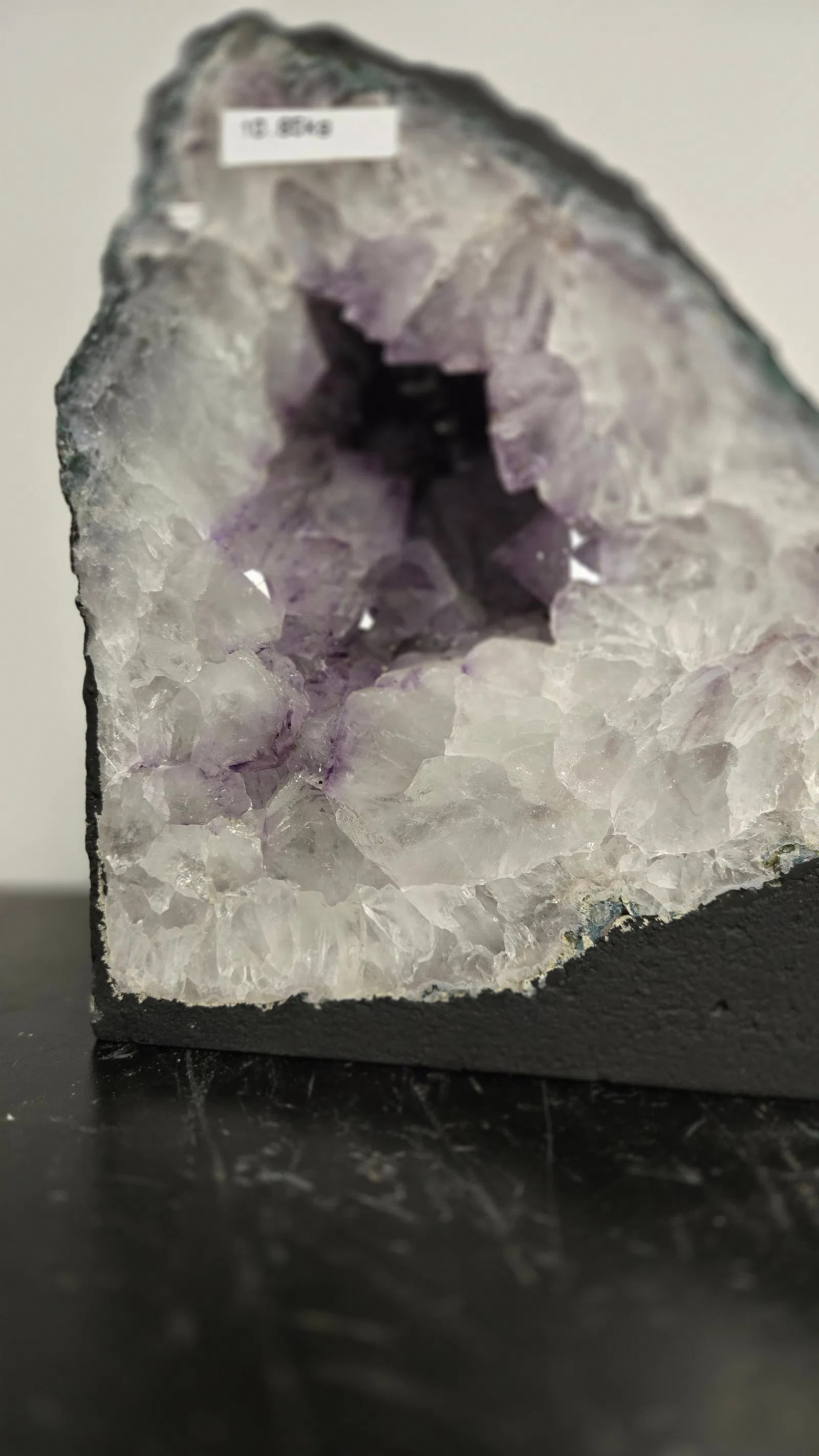 AMETHYST GEODE WITH POLISHED EDGES CATHEDRAL: Excellent color. Polished edge. 10" tall 12 kg