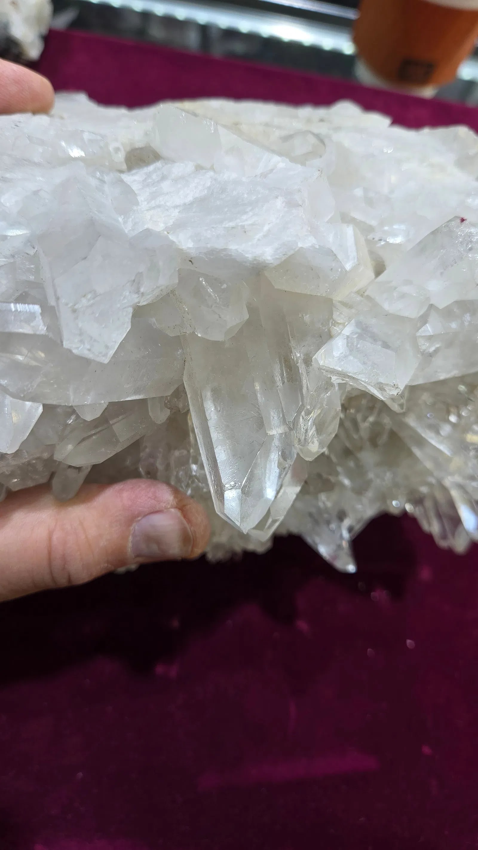 A GORGEOUS QUARTZ CLUSTER SPECIMEN - 2