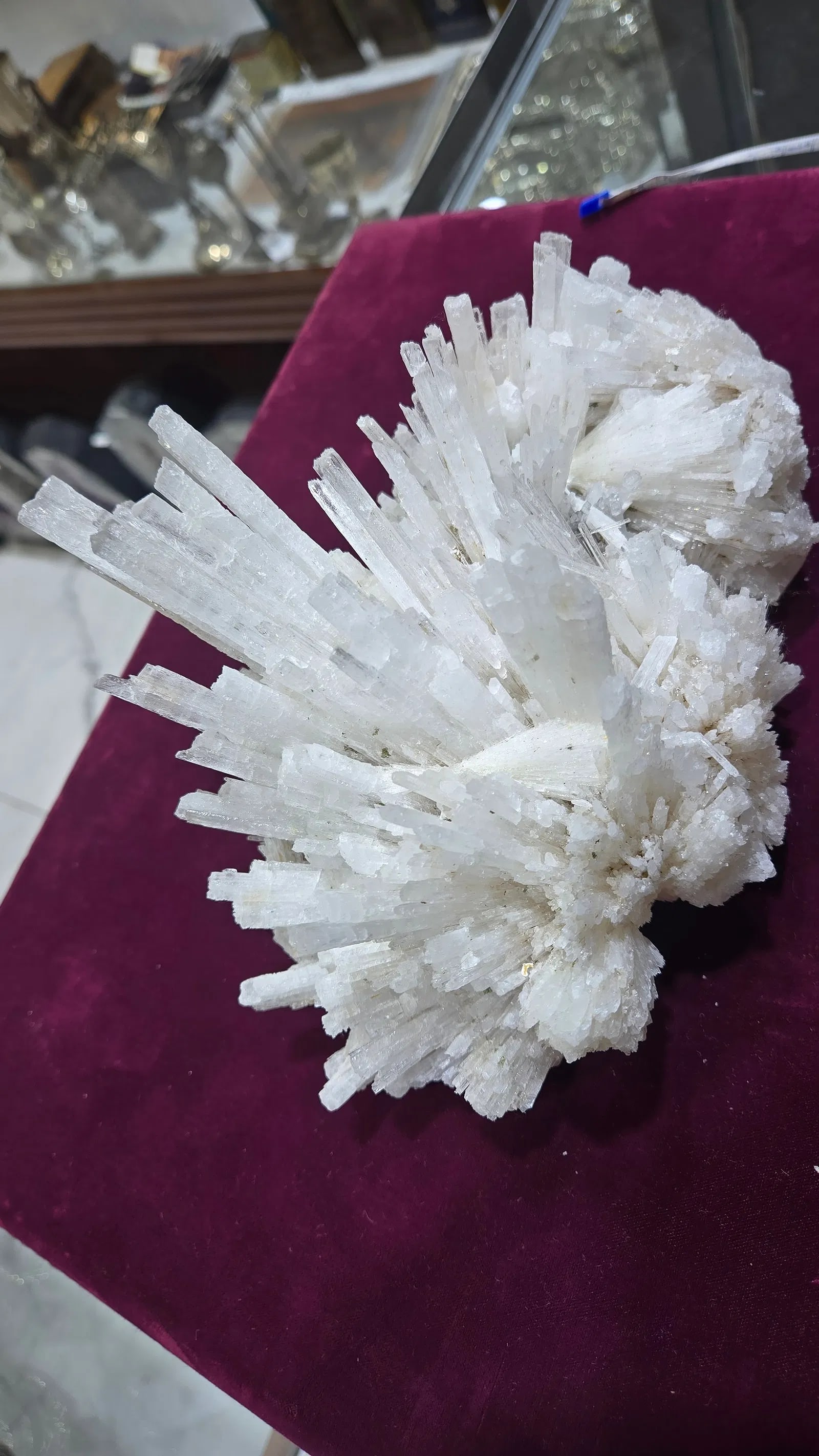 A RARE SCOLECITE SPECIMEN FORMATION - 4