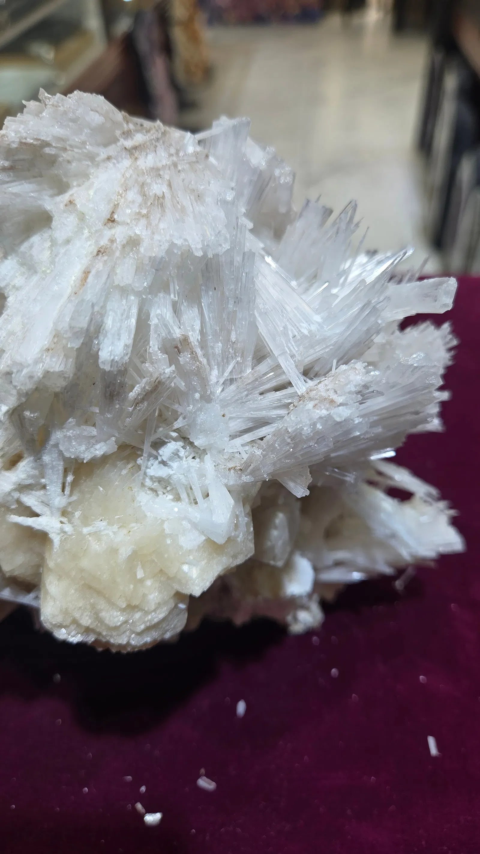 A RARE SCOLECITE SPECIMEN FORMATION - 2
