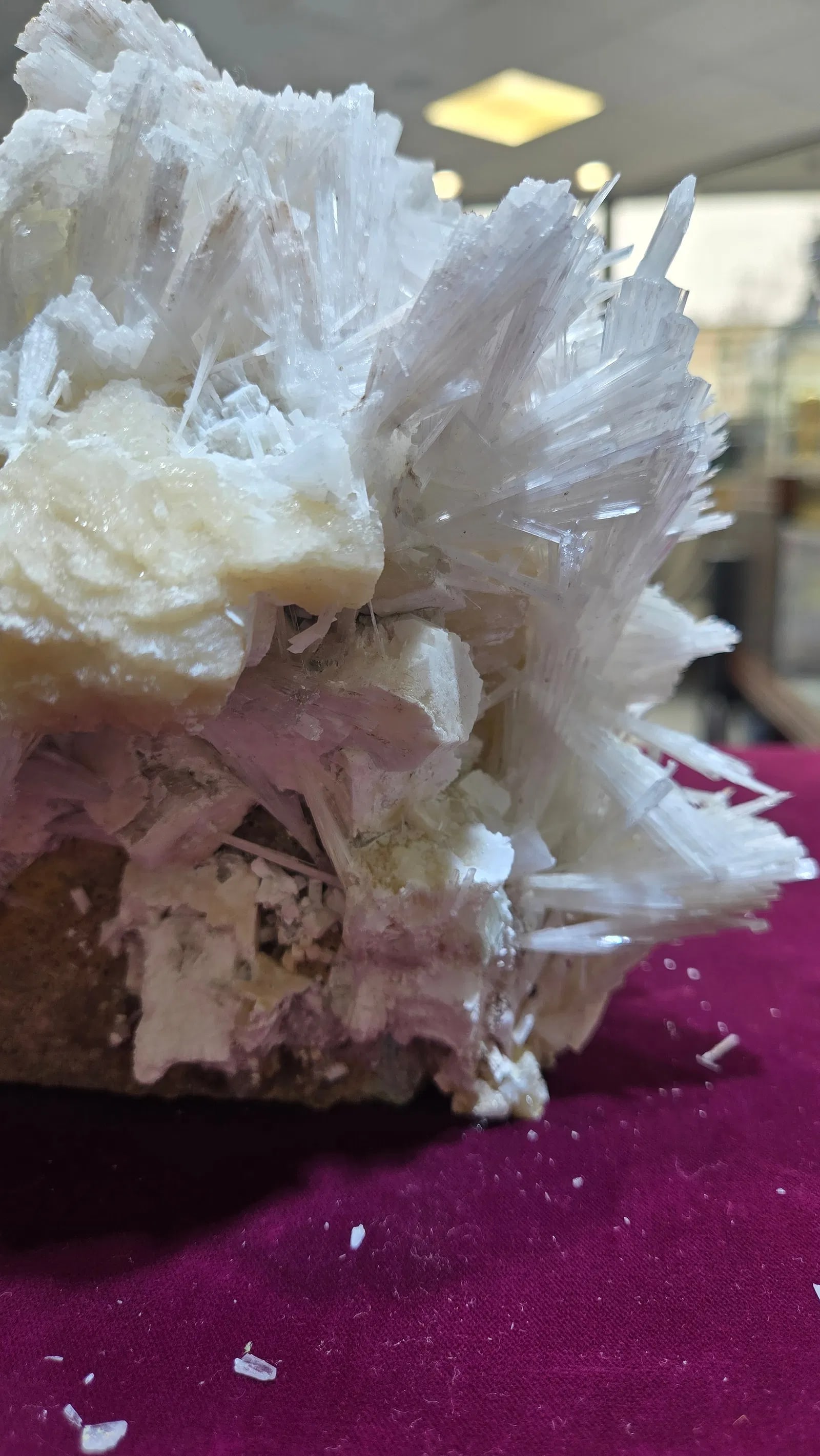 A RARE SCOLECITE SPECIMEN FORMATION - 4