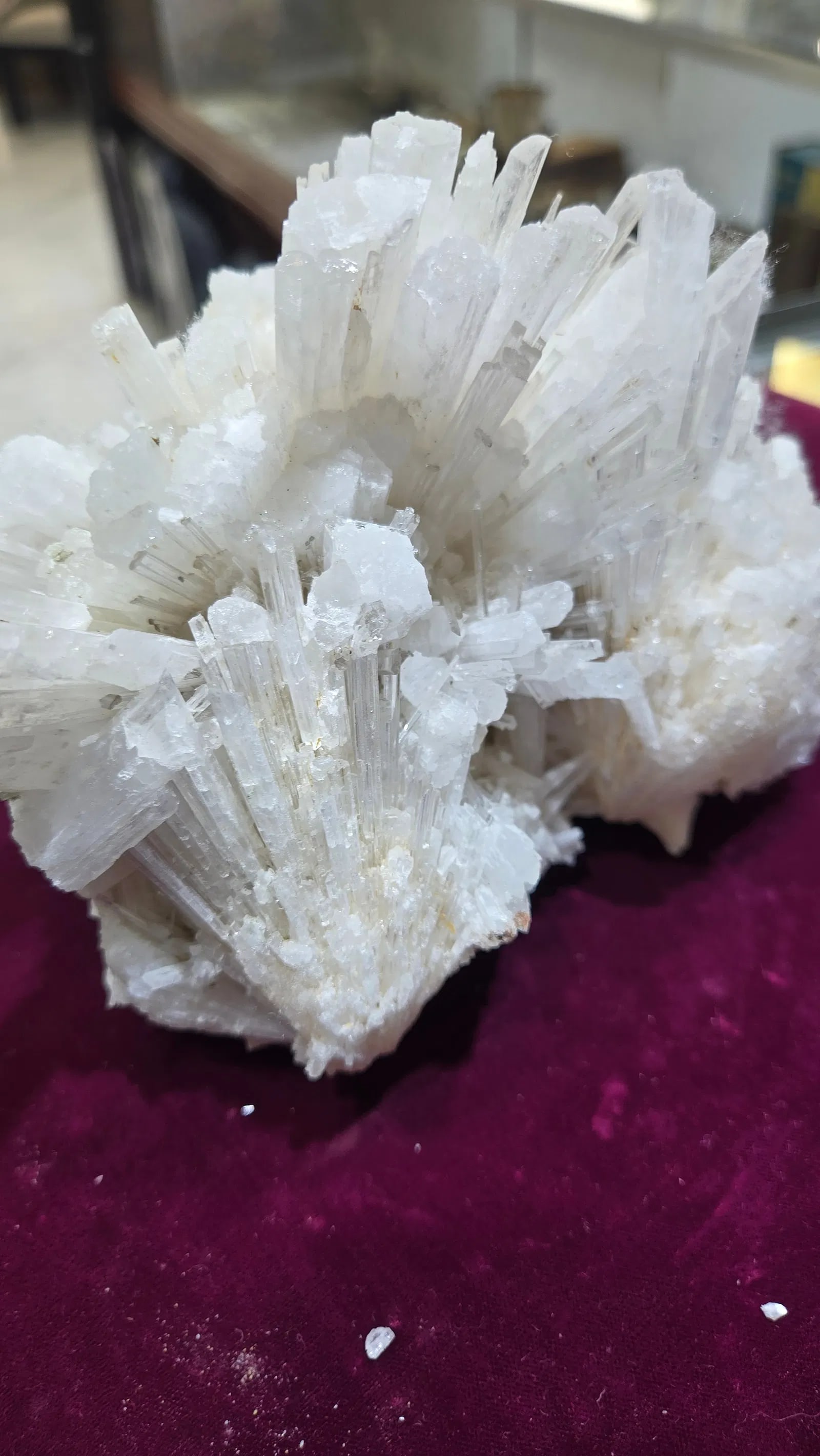 A RARE SCOLECITE SPECIMEN FORMATION - 2