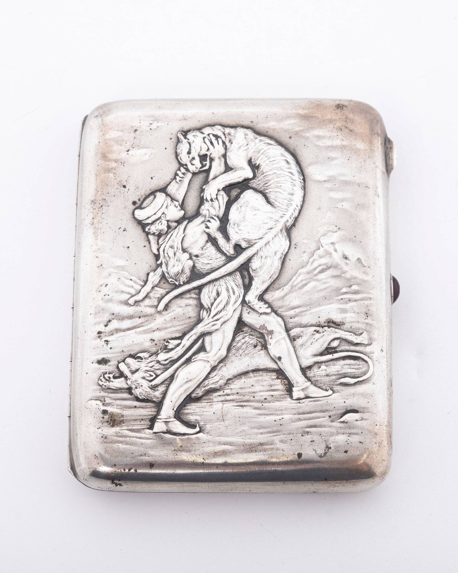 A SILVER CIGARETTE CASE. Moscow, first quarter 20th century. (1 of 5)