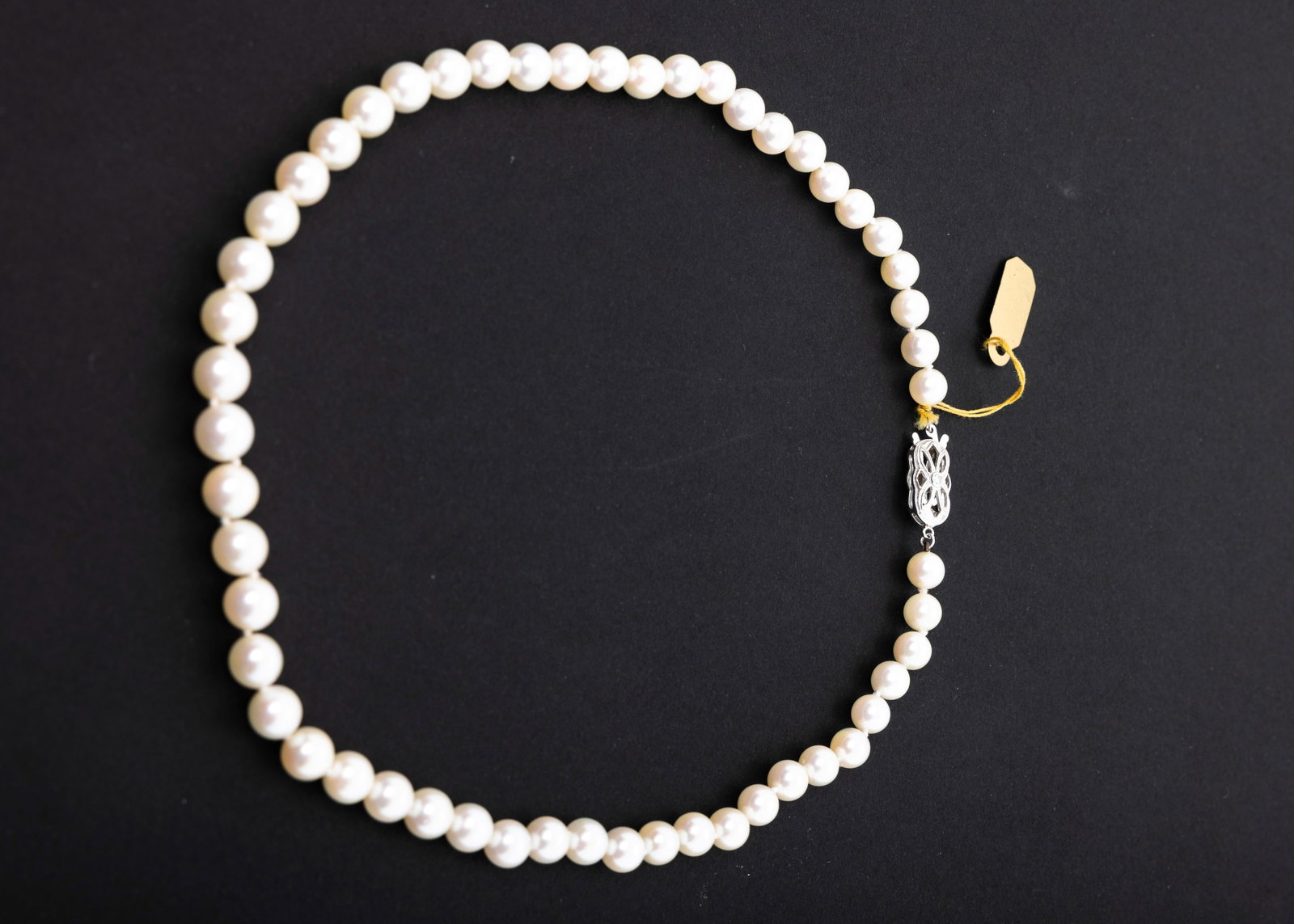 A PEARL NECKLACE - 2