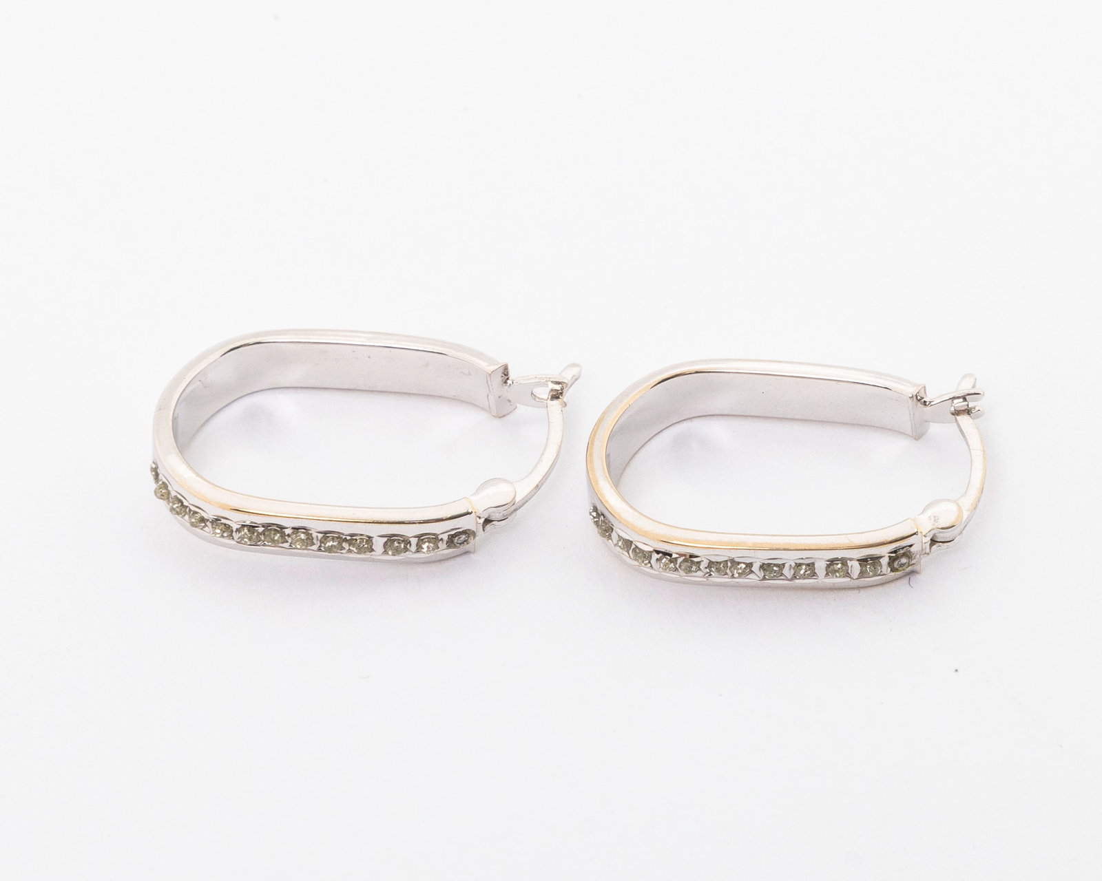 A PAIR DIAMOND EARRINGS - 2