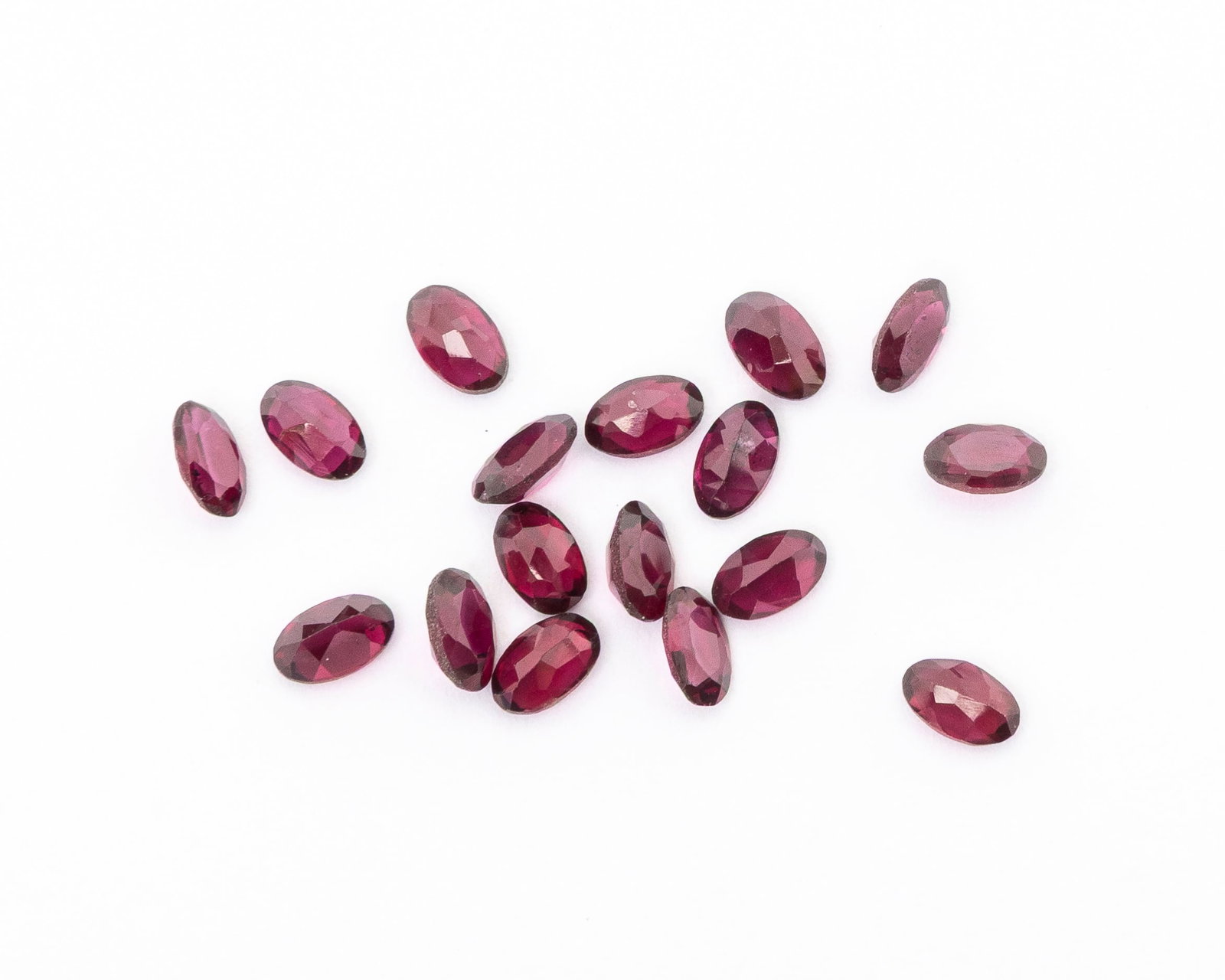 A RUBY, OVAL SHAPE - 2