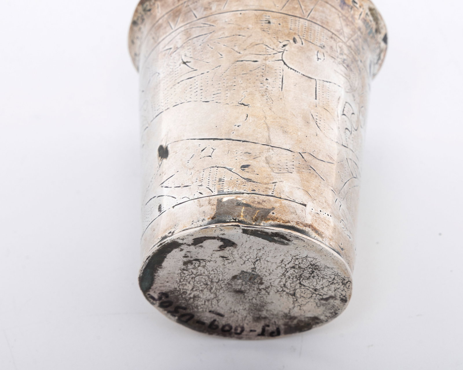 AN ANTIQUE SILVER KIDDUSH BEAKER. - 3