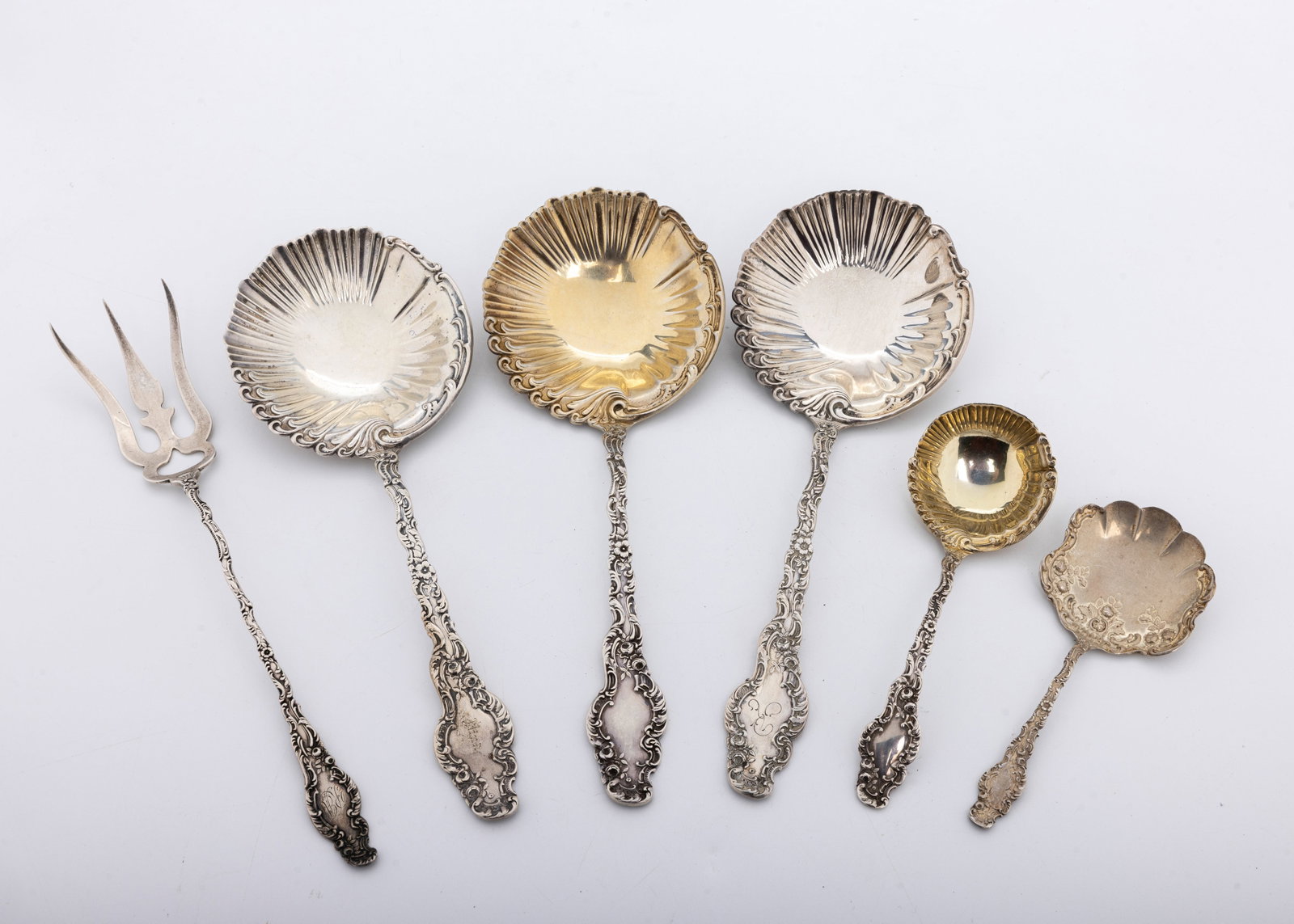 A GROUP OF STERLING SILVER SERVING PIECES BY WILLIAM DURGIN (1 of 2)