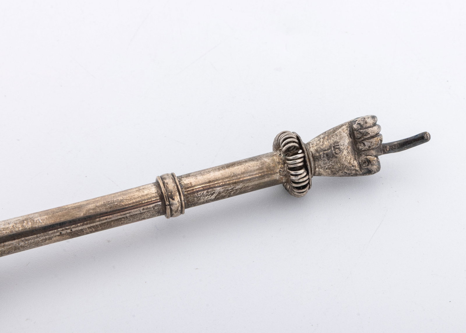A SILVER TORAH POINTER. Continental, early 20th century. - 2