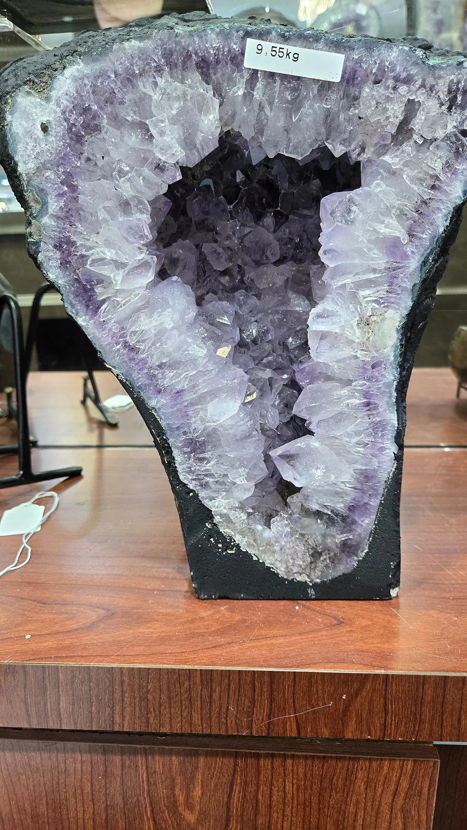 AMETHYST GEODE. INCREDIBLE COLOR, POLISHED EDGES: 9.5 kilo and 10.5" tall, Excellent purple color.