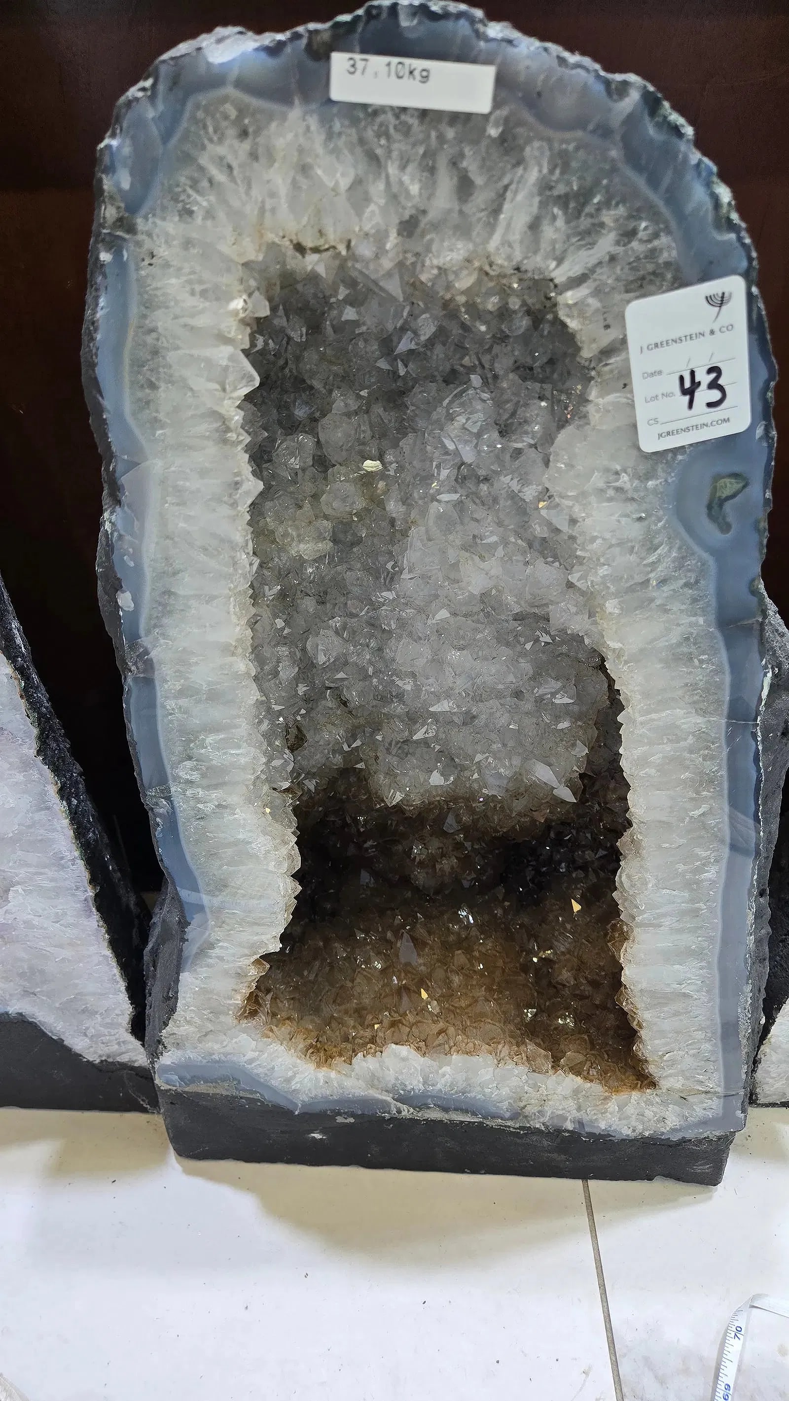 HIGHLY POLISHED AMETHYST GEODE. HUGE AND MAGNIFICENT: 37.1 kilo and 22" tall, Excellent color.