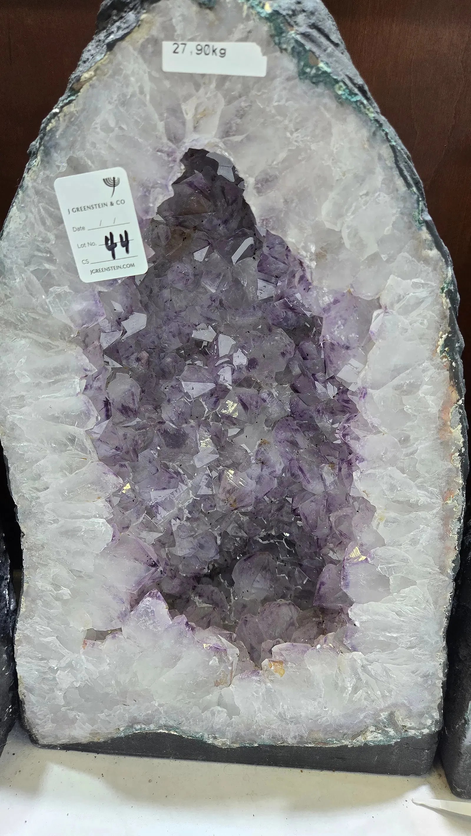 HIGHLY POLISHED AMETHYST GEODE. HUGE AND MAGNIFICENT: 27.9 KILOGRAMS AND 17" tall. Here is a magnificent amethyst cathedral