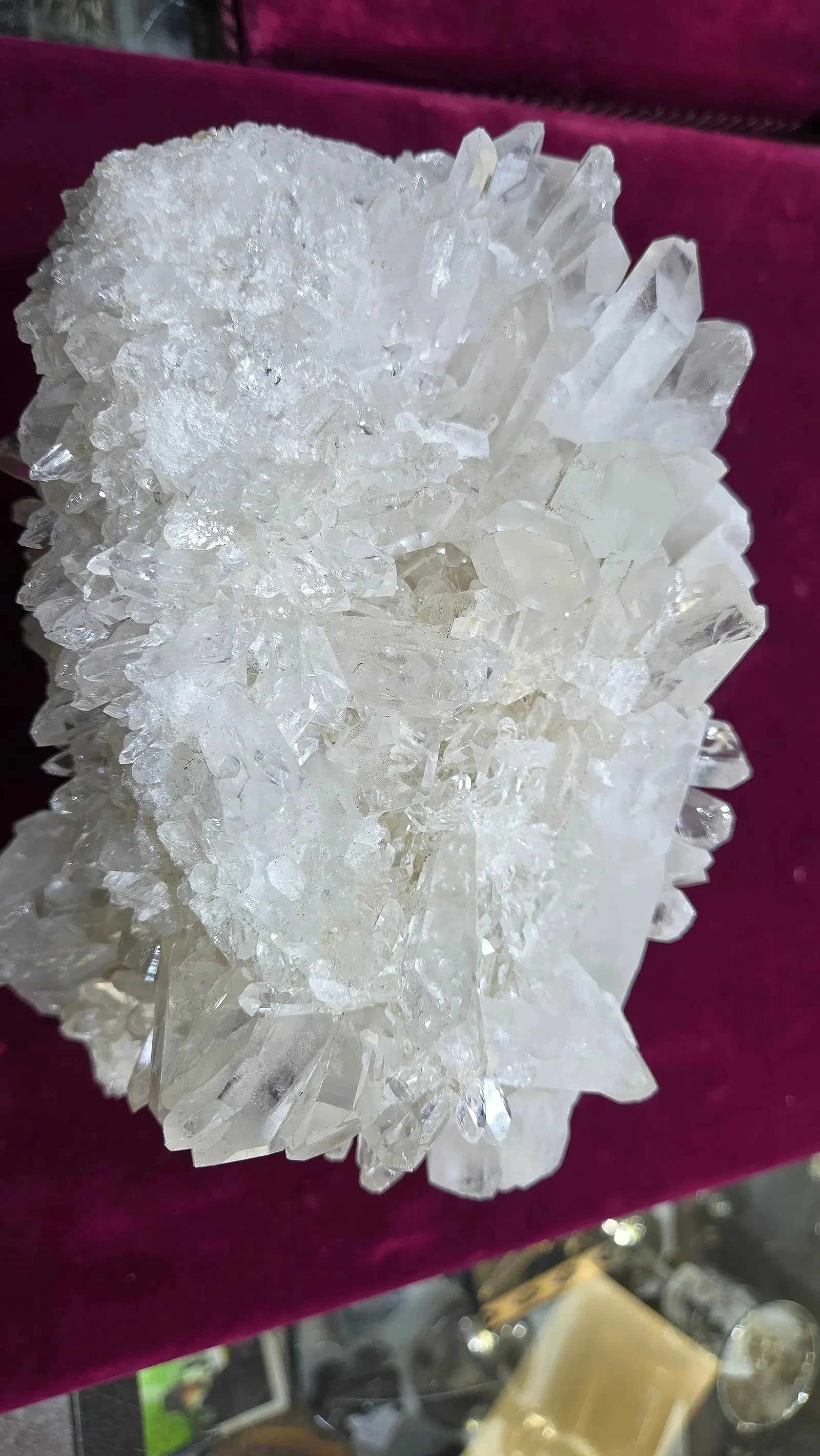 A GORGEOUS QUARTZ CLUSTER SPECIMEN: About 8" across, very substancial specimen