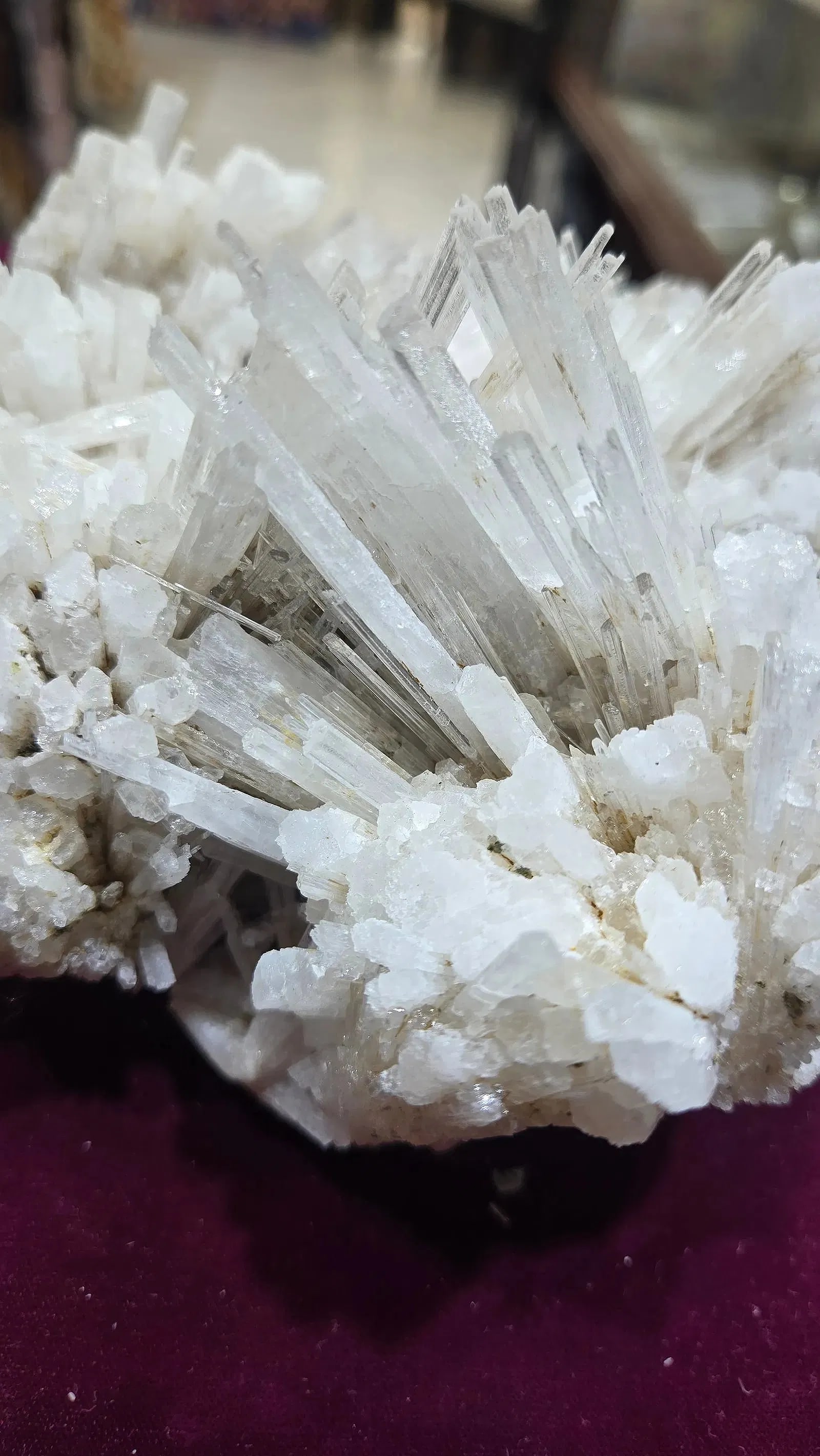 A RARE SCOLECITE SPECIMEN FORMATION - 3